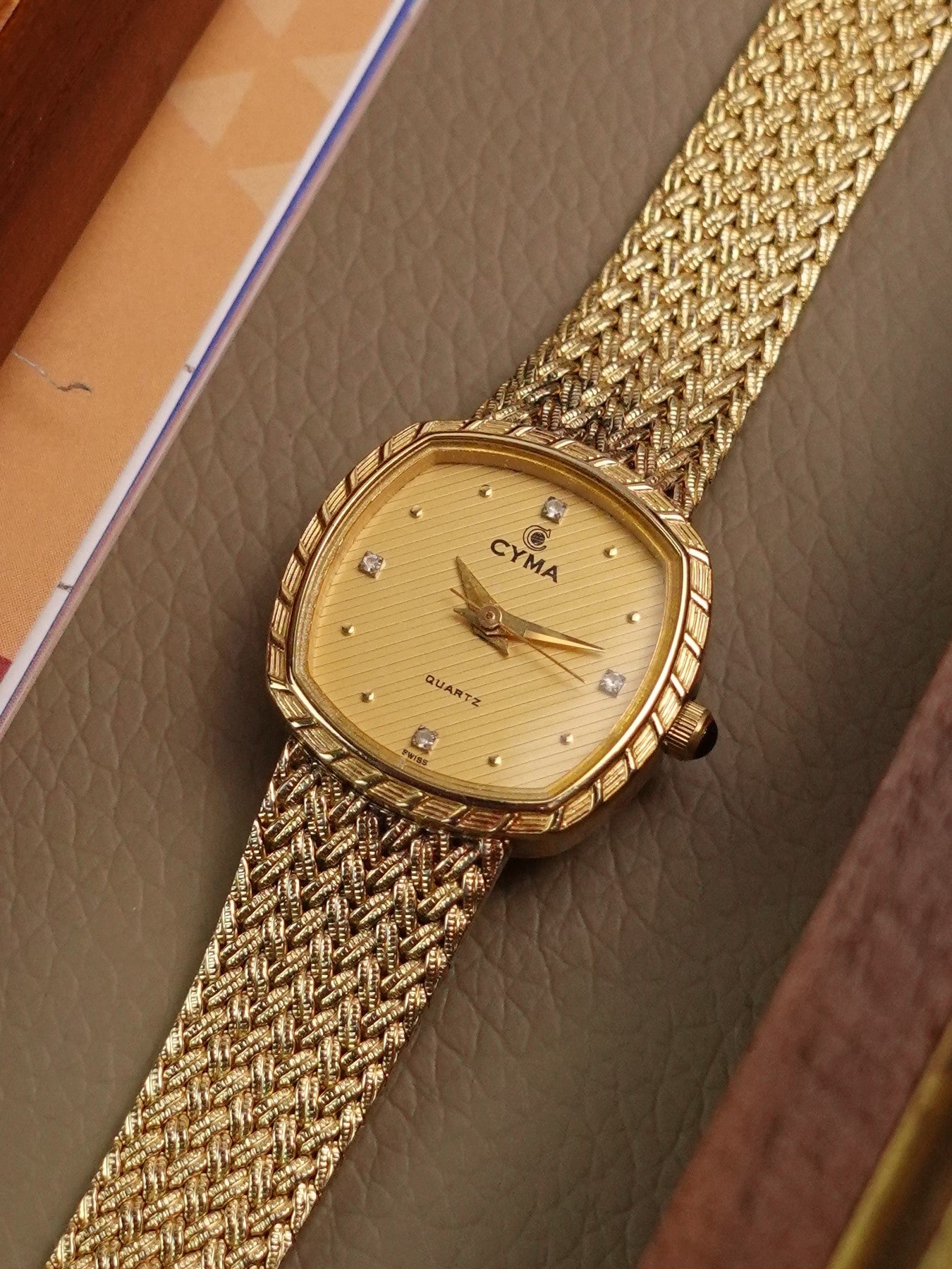Ladies' 80s Cyma integrated Bracelet in Gold