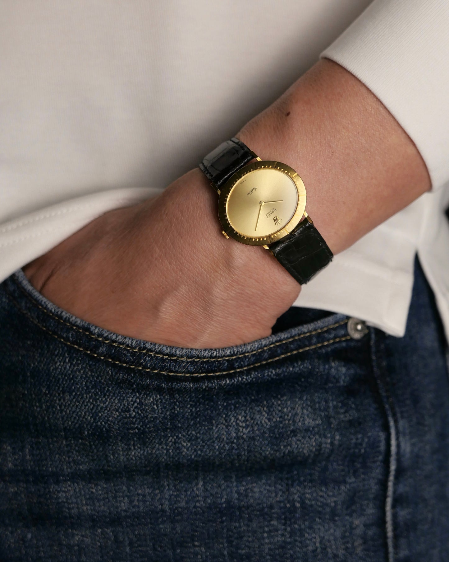 Rolex Cellini Horizontal Oval 18K Yellow Gold Ref. 4083 (Circa 1976)