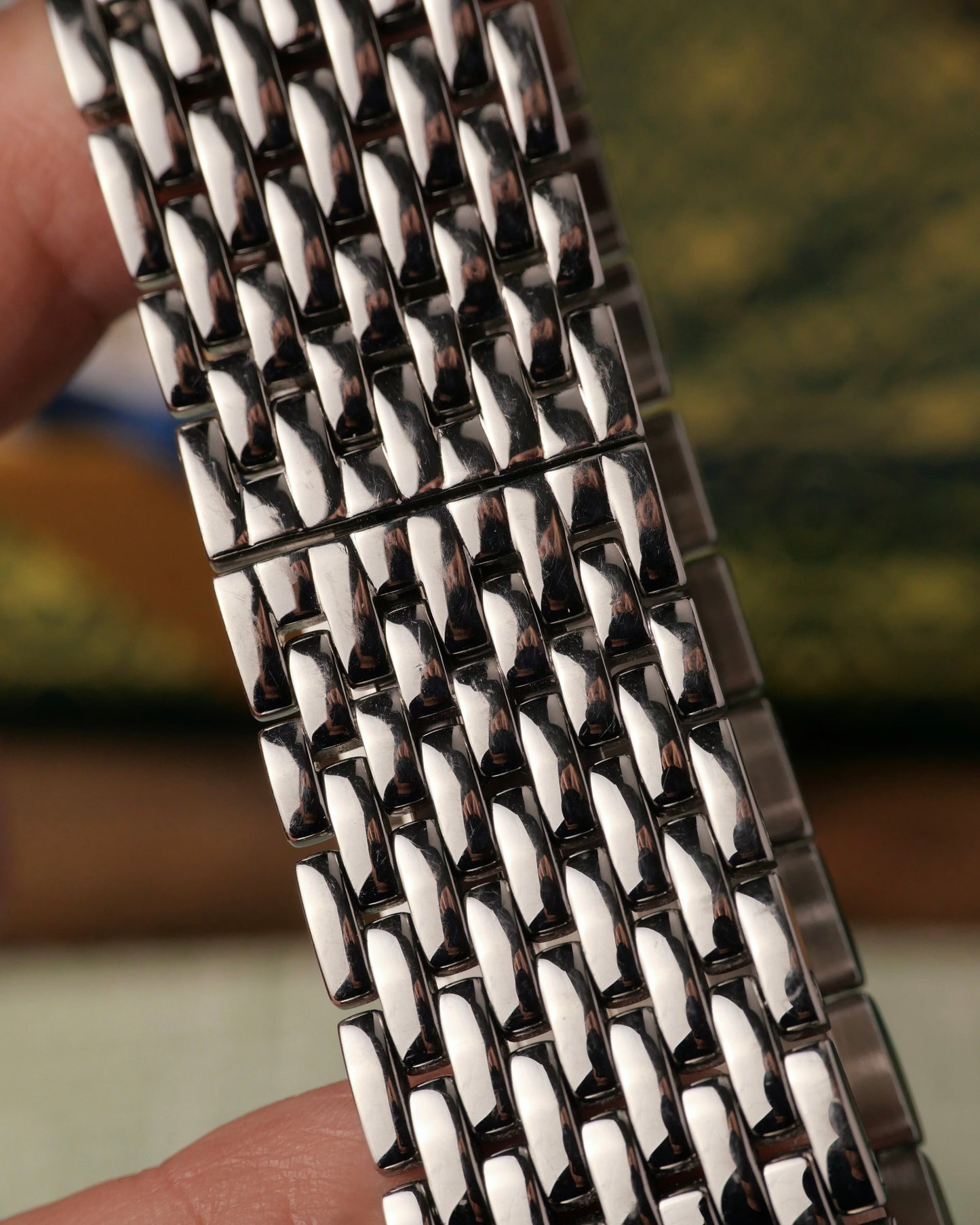 Cartier Panthere Ruban Mother of Pearl and Diamonds Ref. 2420 (circa 2000s)