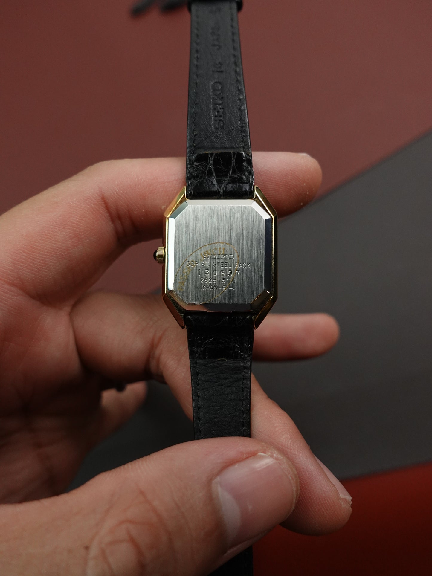 Seiko Quartz SQ 'Ceinture' 2625-5110 Circa. 1981
