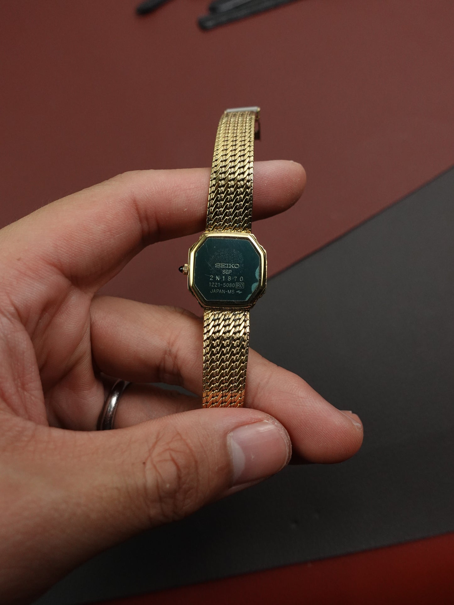 Seiko Exceline Gold integrated bracelet (grey dial) 1221-5080