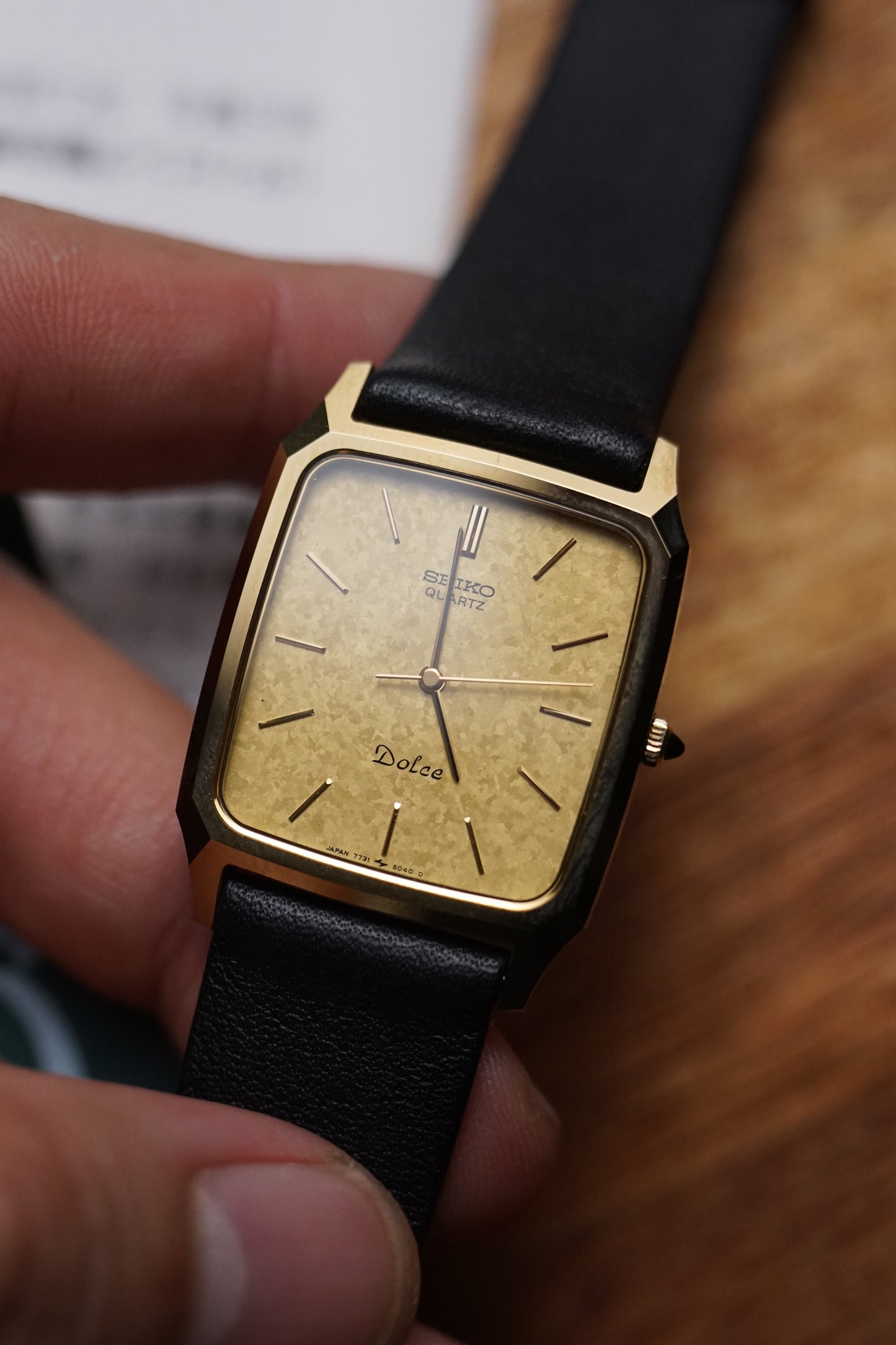 Seiko Dolce scratch resistant 'yellowflake' dial #240240