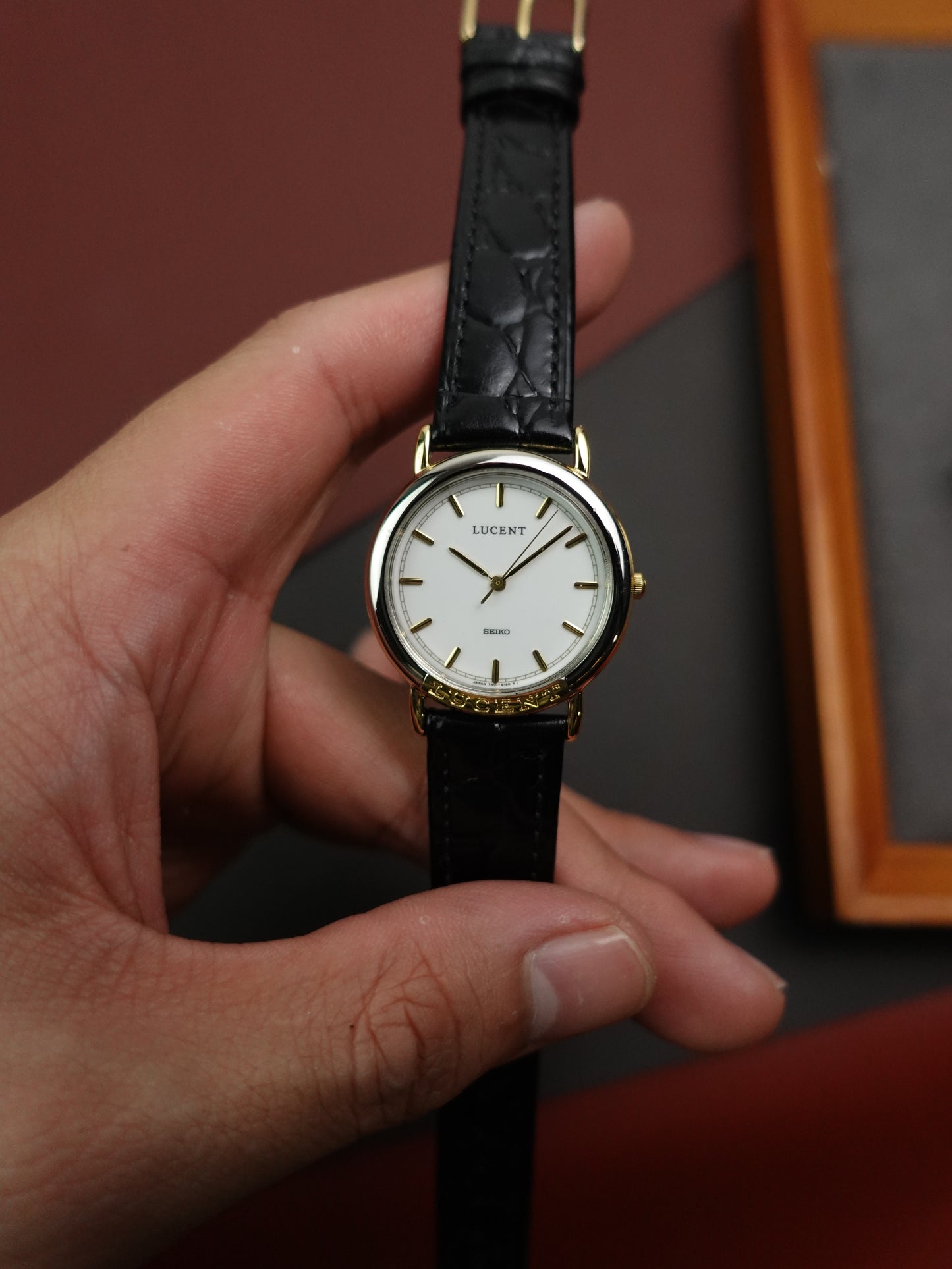 Seiko Lucent Art-Deco case Circa. 1990s 7N01-6190