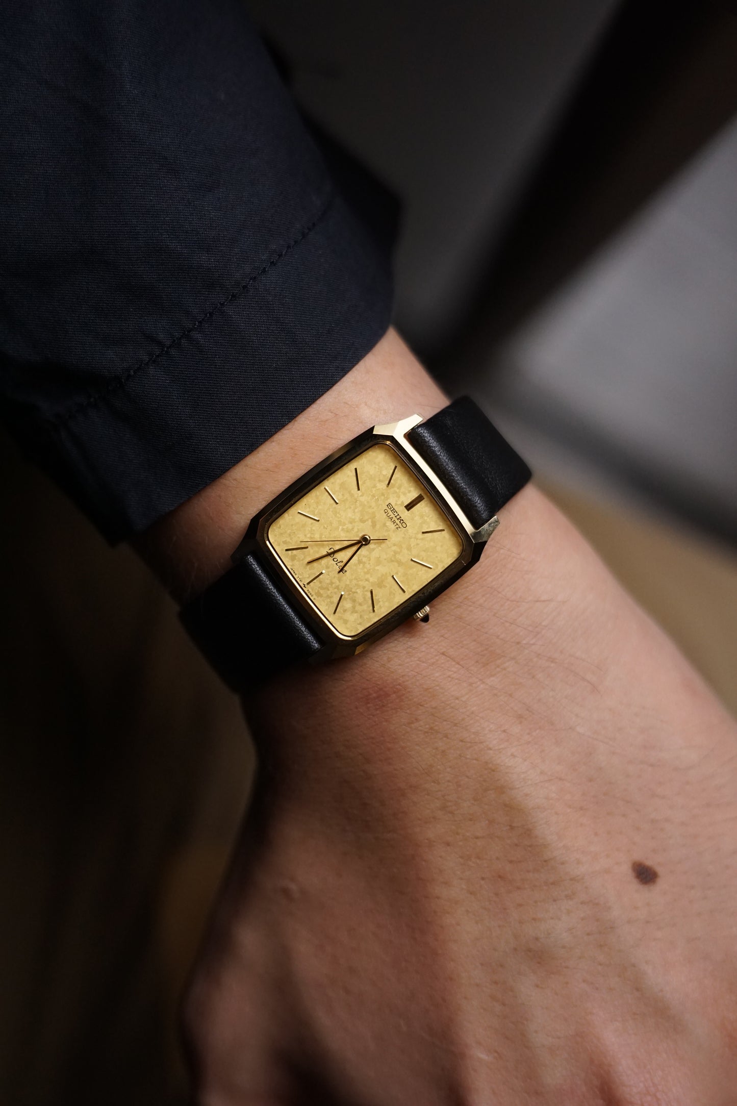 Seiko Dolce scratch resistant 'yellowflake' dial #240240