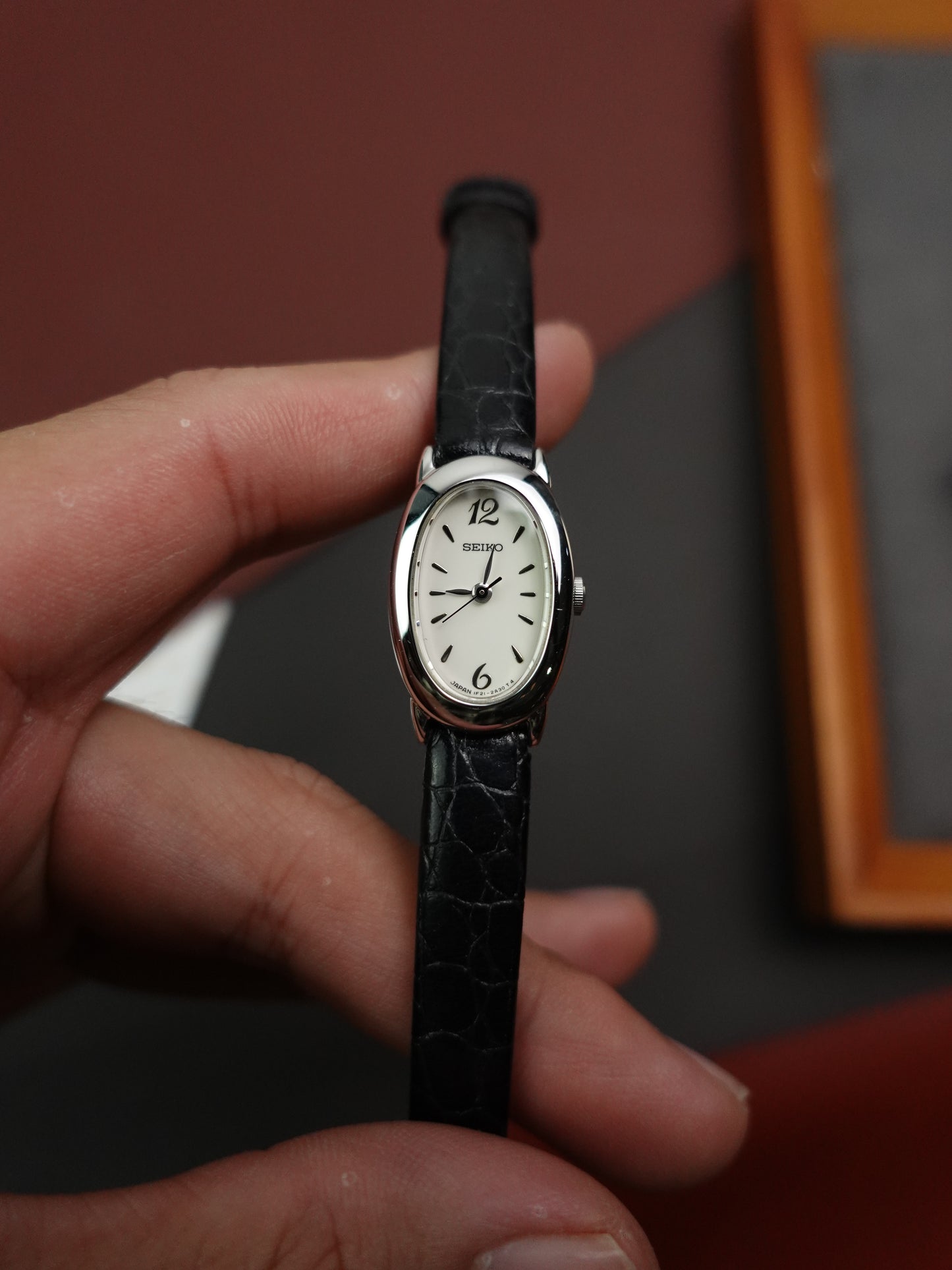 Seiko Ladies "Baignoire" Mini in steel