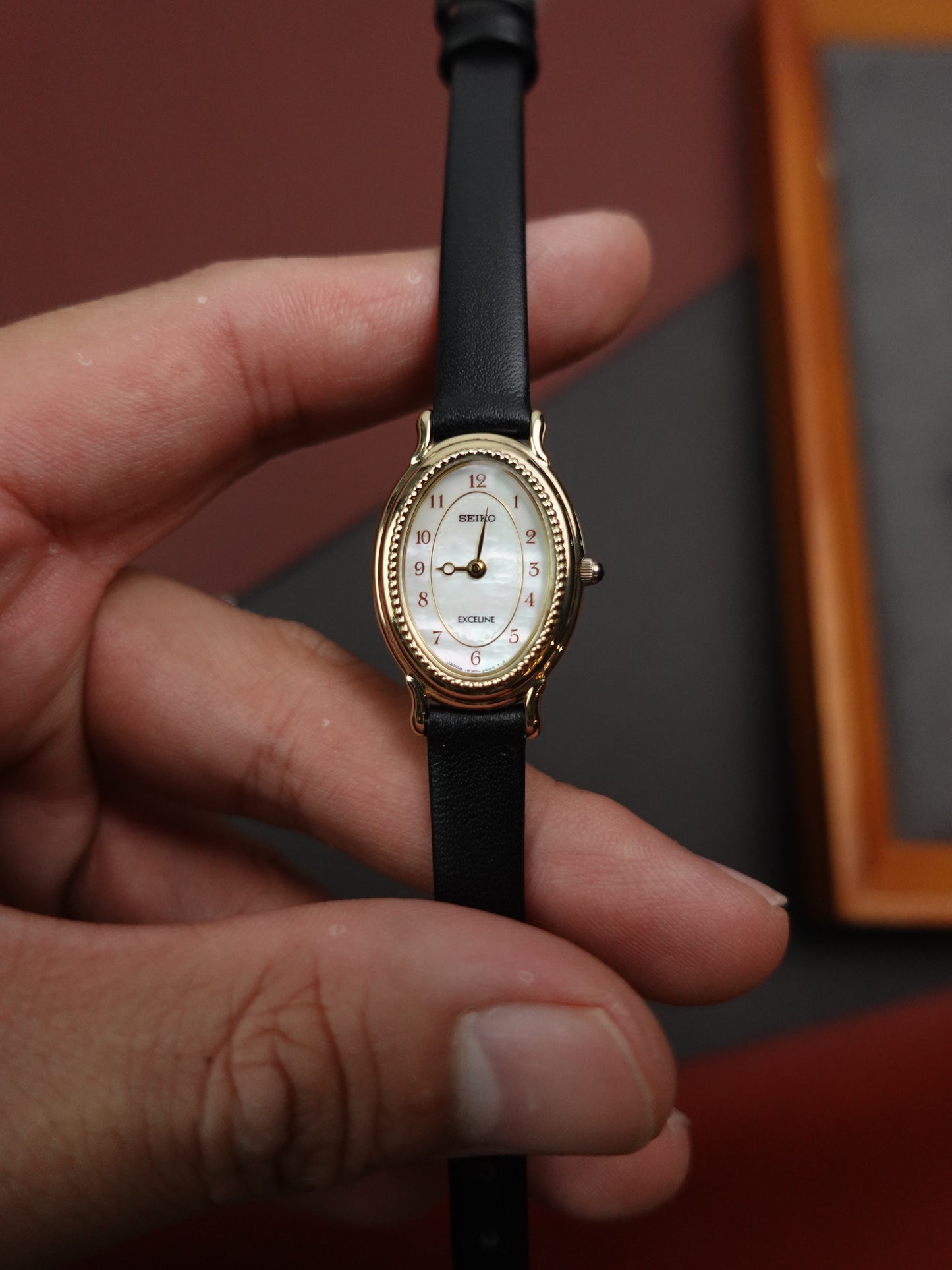 Seiko Exceline Mother of Pearl 1F20-2500 with beaded Bezel