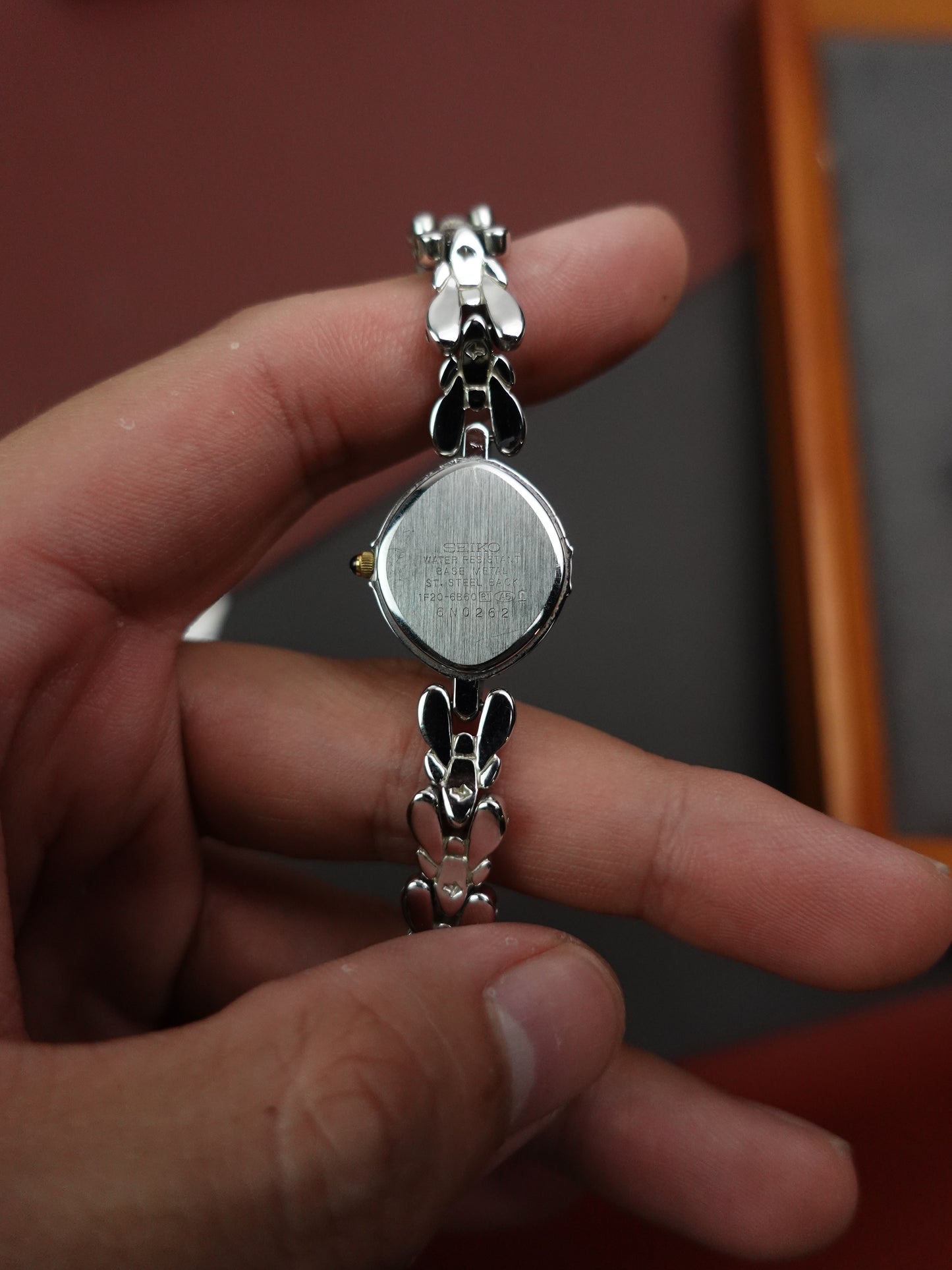 Seiko Exceline Mother of Pearl dial Tear-drop Bracelet 1F20-2J50