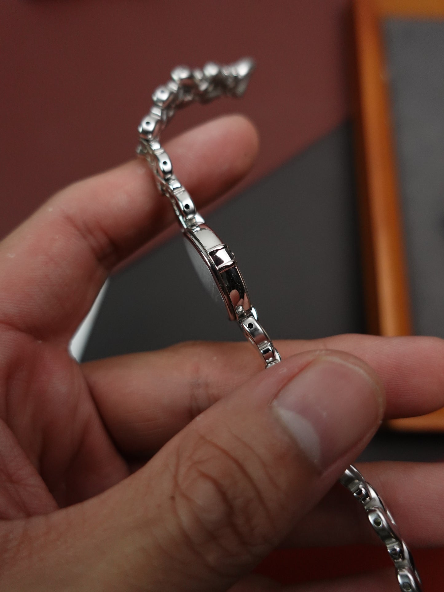 Seiko Exceline Mother of Pearl dial Tear-drop Bracelet 1F20-2J50