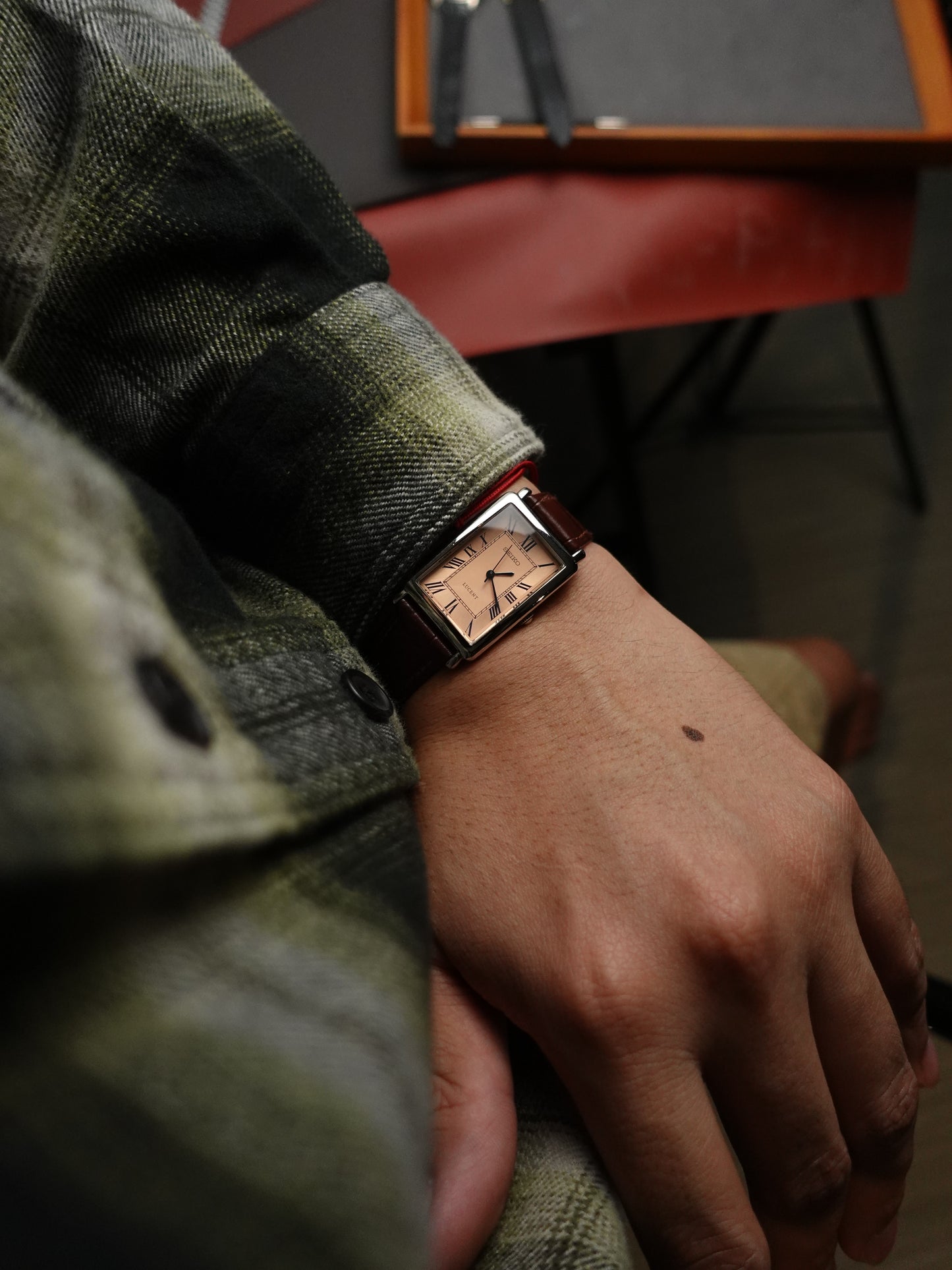 Seiko Lucent "Cintree" Salmon Dial 7N01-5D30 Circa. 1993