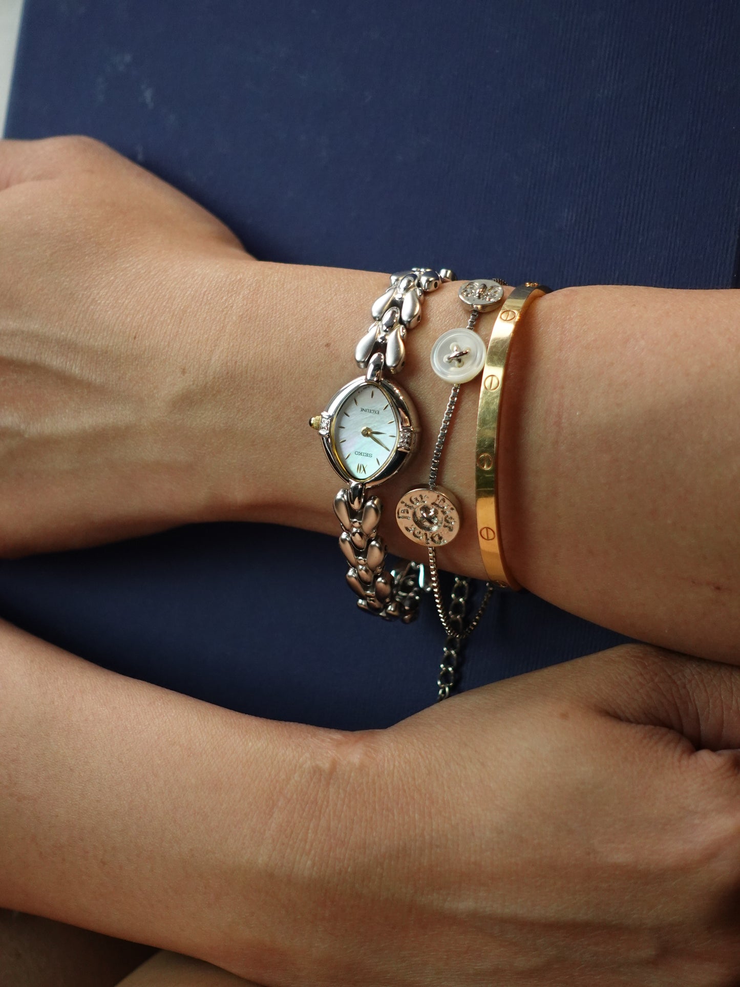 Seiko Exceline Mother of Pearl dial Tear-drop Bracelet 1F20-2J50