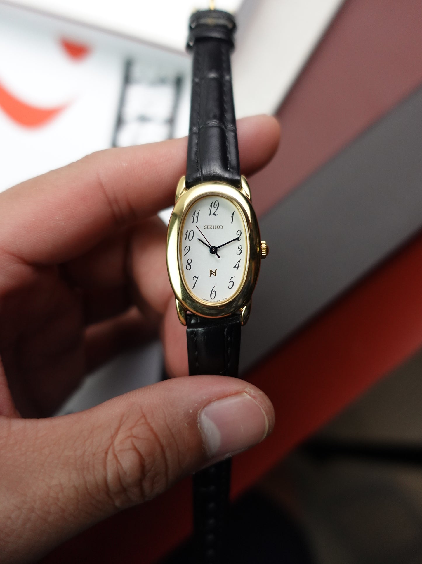 Seiko Ladies "Baignoire" Gold