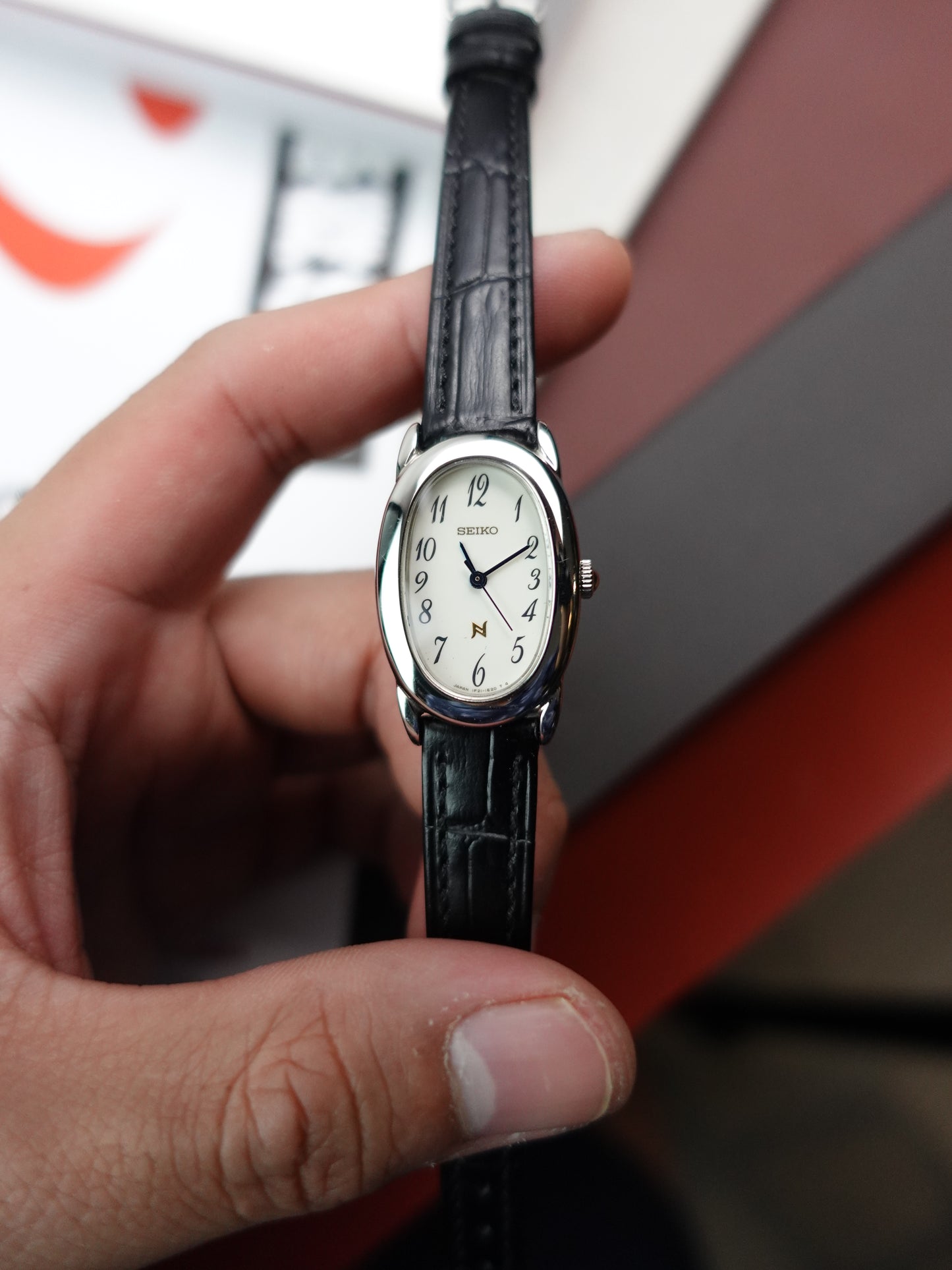 Seiko Ladies "Baignoire" Silver