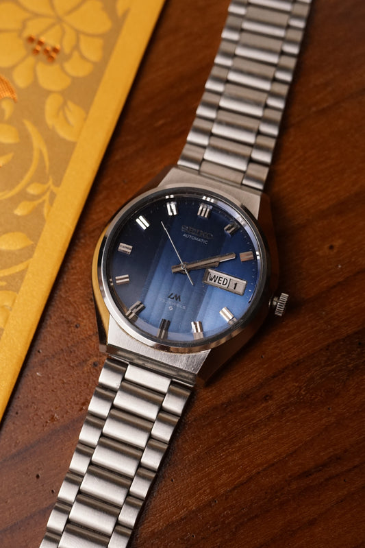 Seiko Lord Matic LM Gradient Dial with Faceted Glass 5606-8061 Circa. 1975