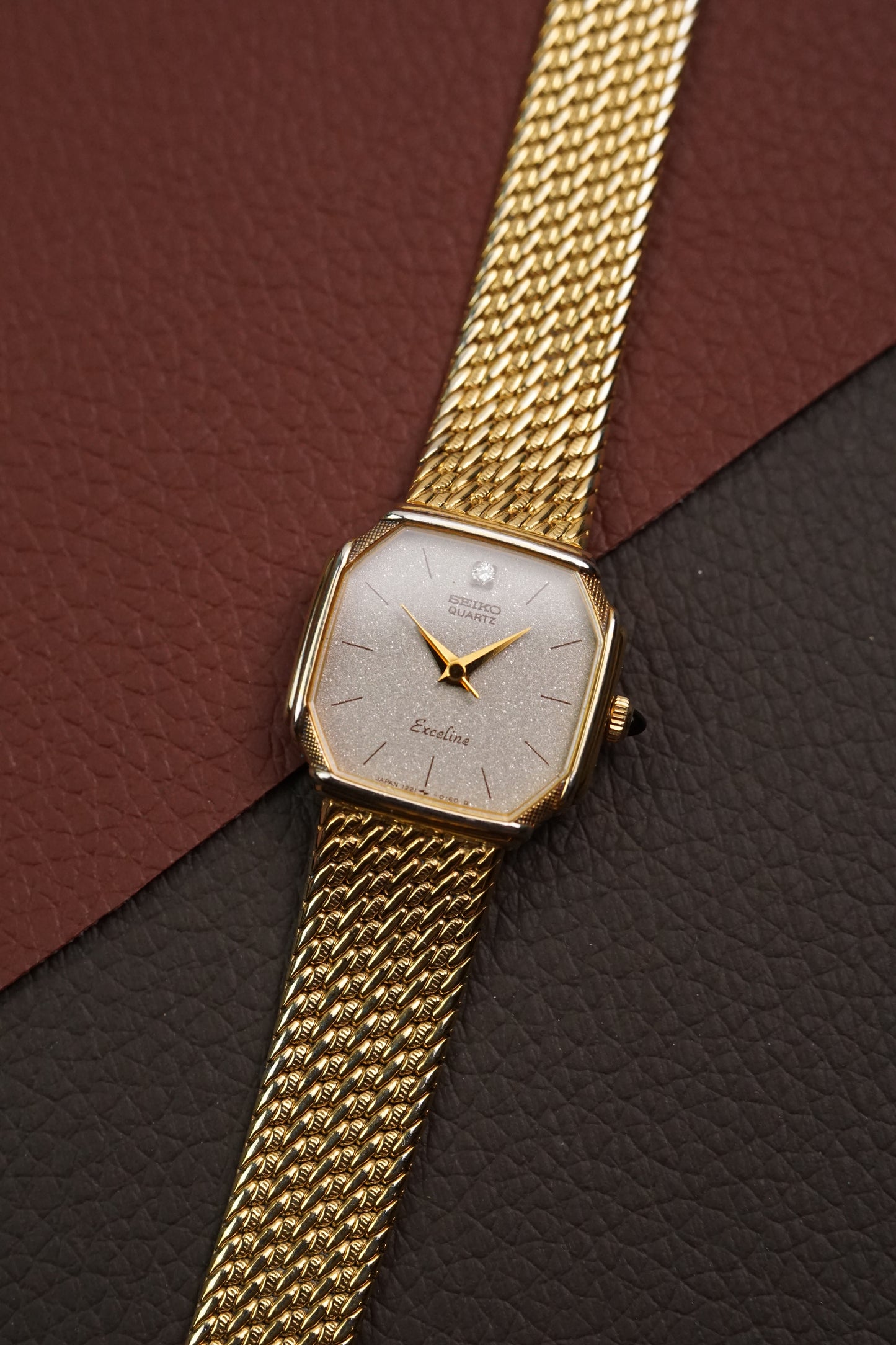 Seiko Exceline Gold integrated bracelet (grey dial) 1221-5080