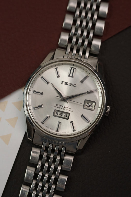 Seiko Business Week Dater with original bracelet 6206-8190 Circa. 1960s
