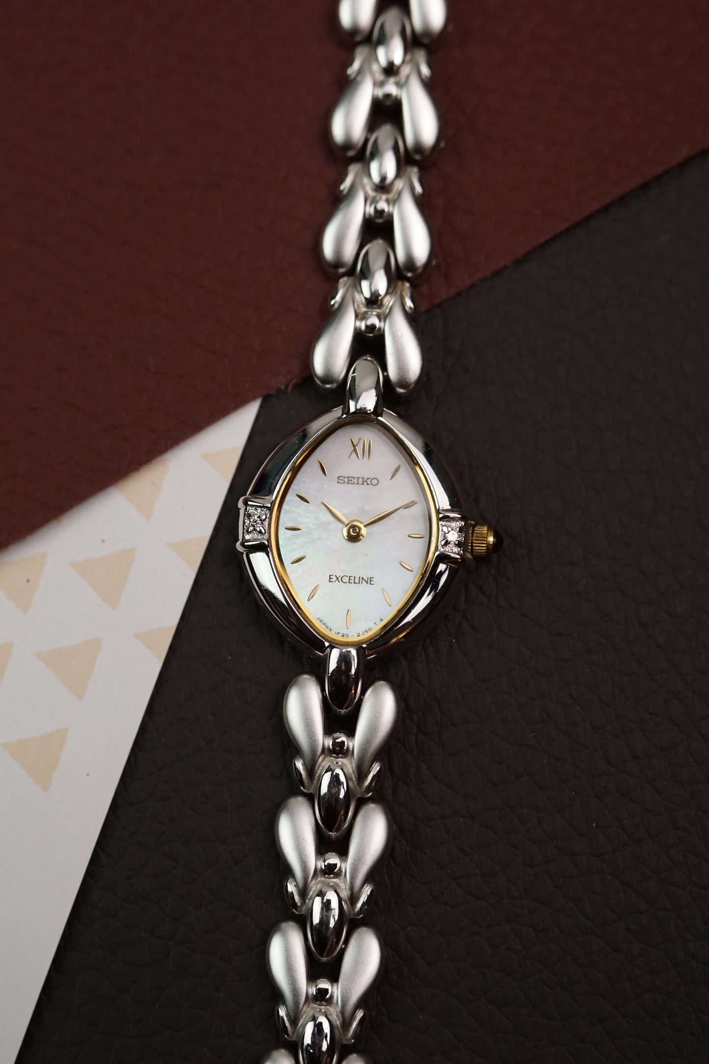 Seiko Exceline Mother of Pearl dial Tear-drop Bracelet 1F20-2J50