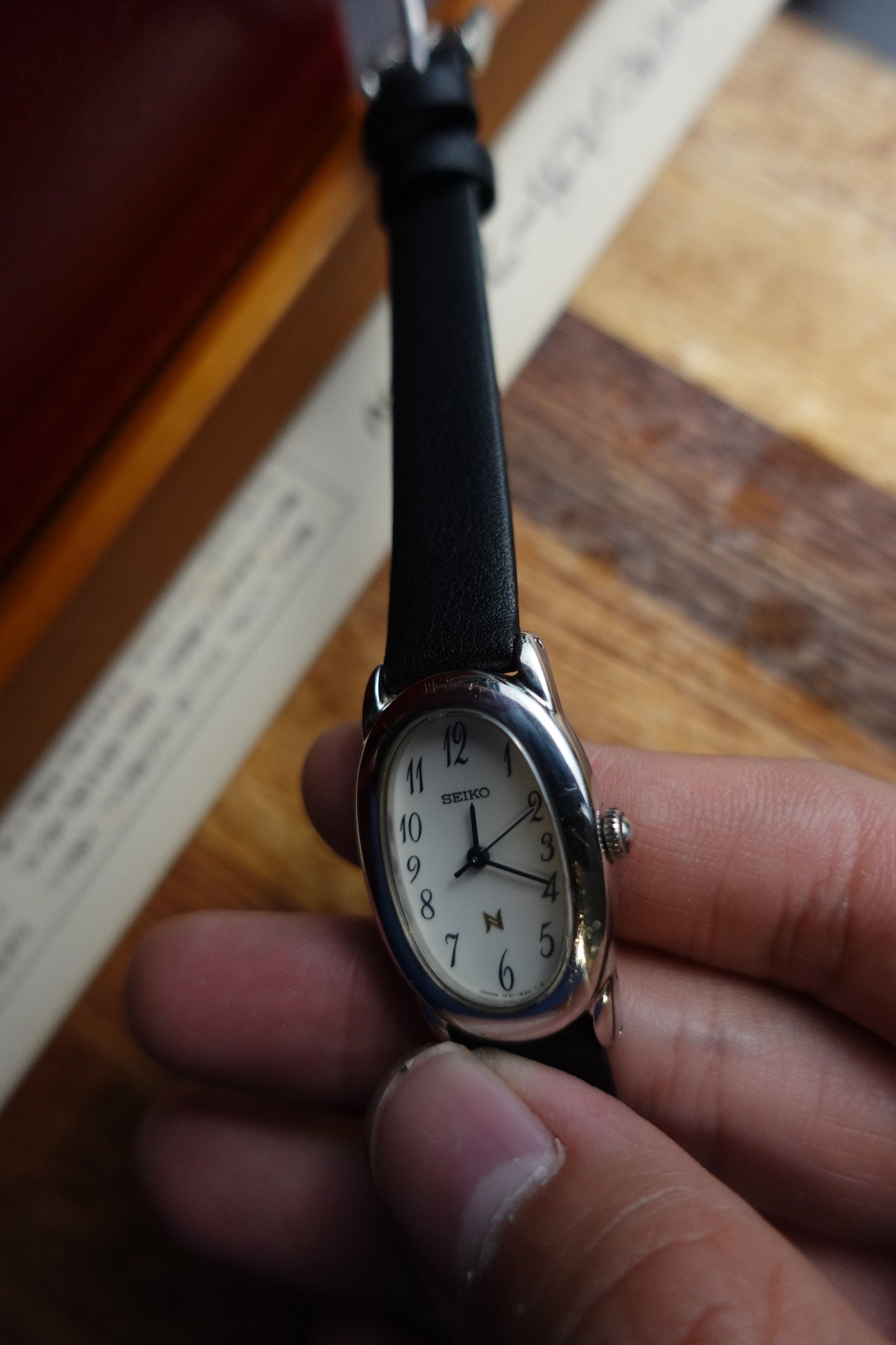 Ladies Seiko 'Baignoire' steel #240291