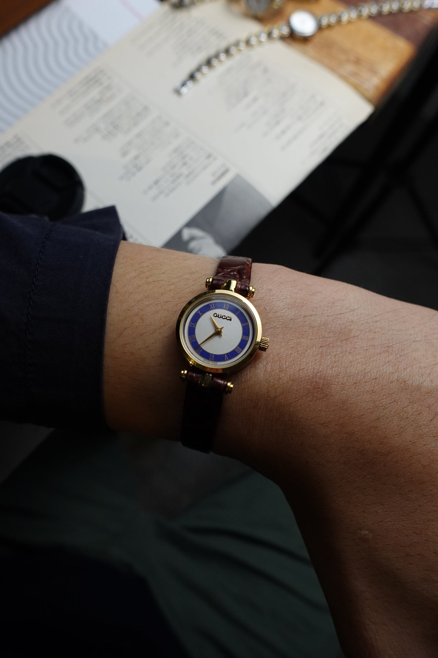 Gucci Classic T-Lugs ladies roman numeral swiss made