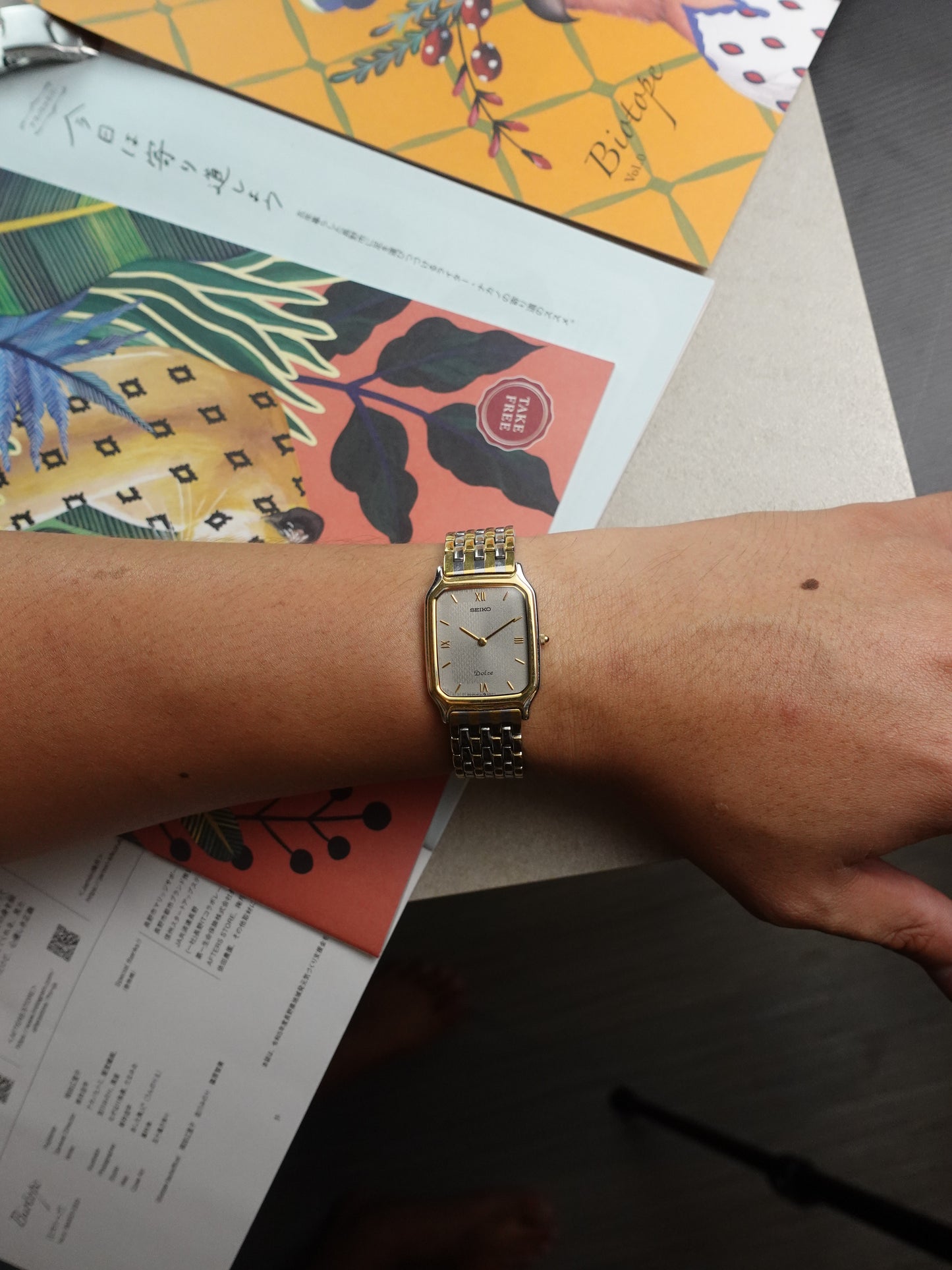 Seiko Dolce 2-tone bracelet with anti-magnetic case