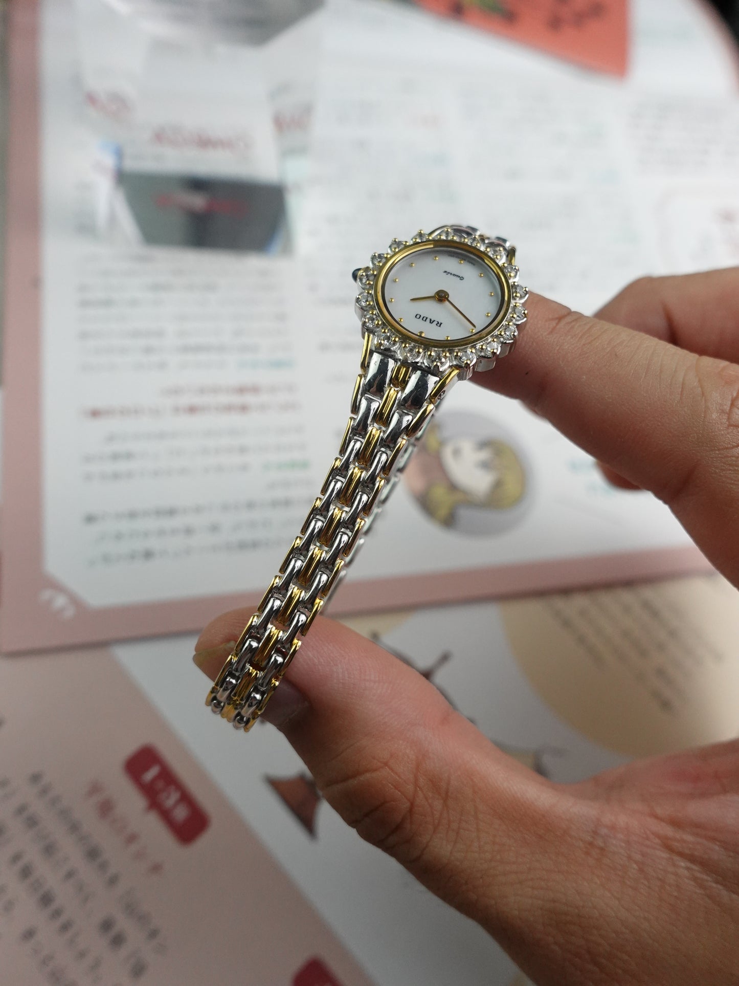 Rado Quartz Art deco mother of pearl dial with floral diamond bezel