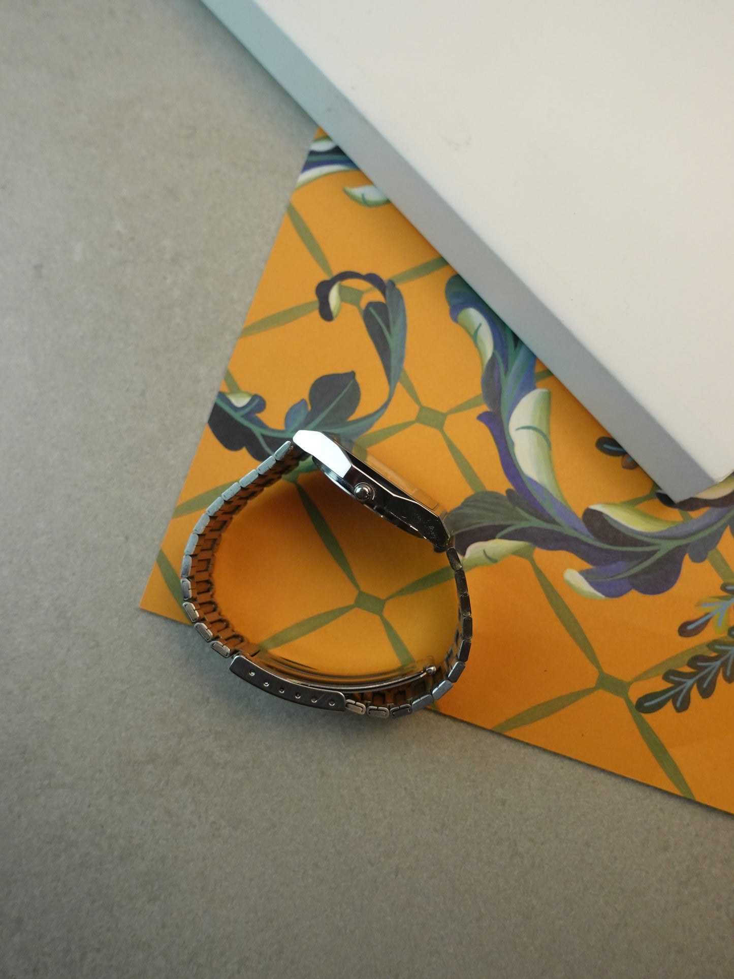 Seiko Quartz TV case with original seiko bracelet