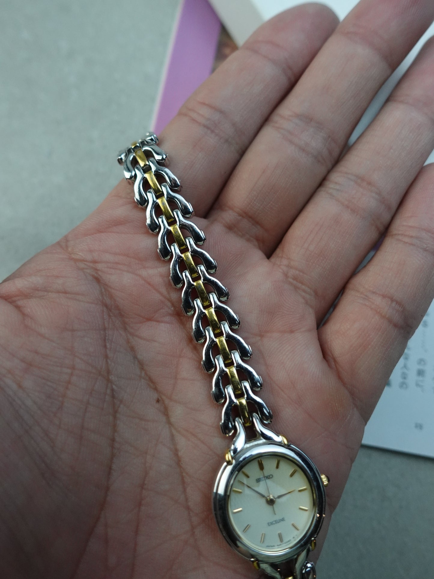 Ladies Seiko Exceline with unique 2tone arrowhead bracelet