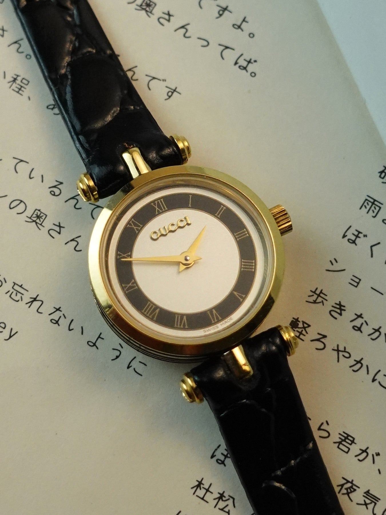Gucci Classic T-Lugs ladies roman numeral swiss made