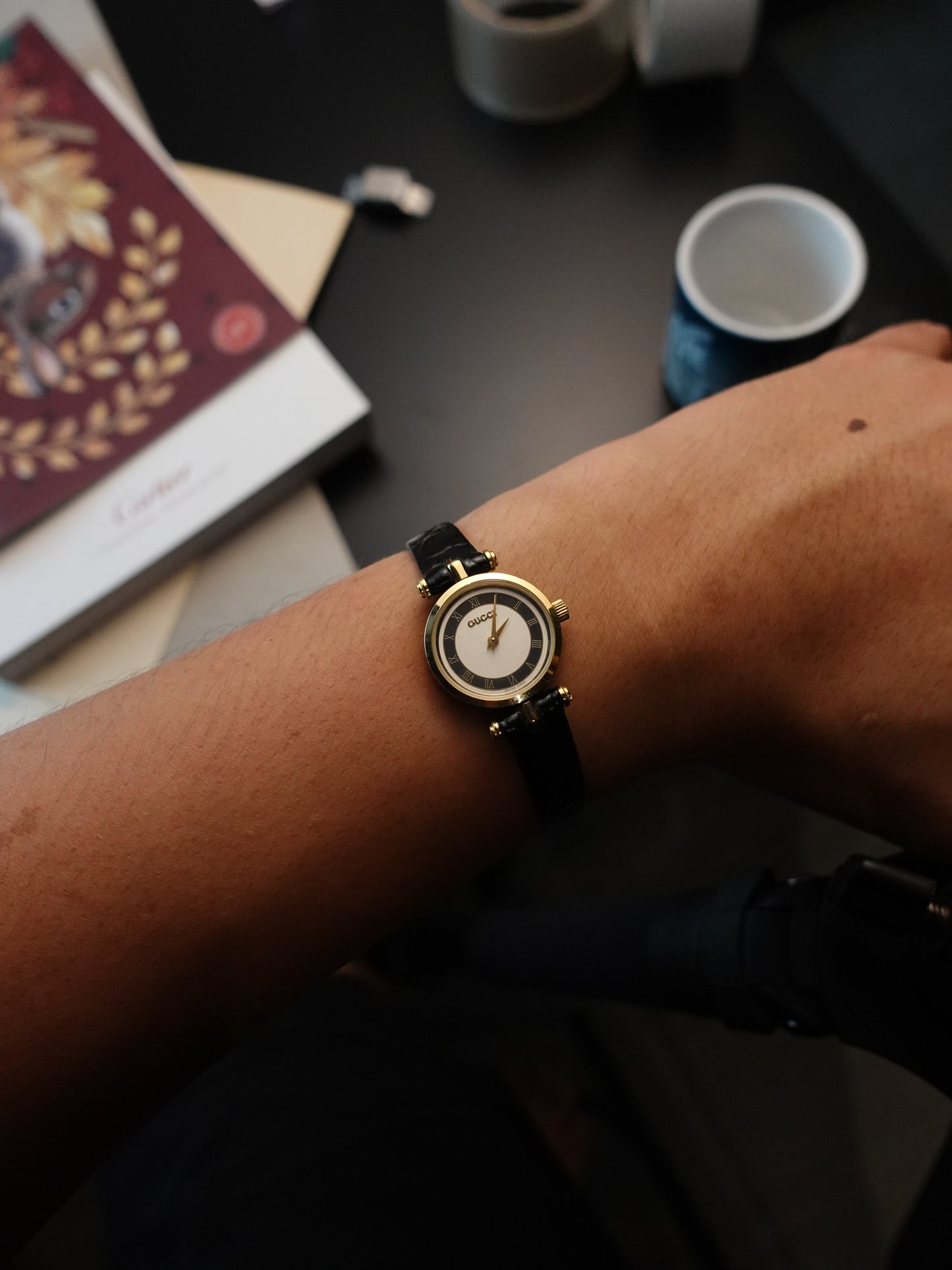 Gucci Classic T-Lugs ladies roman numeral swiss made