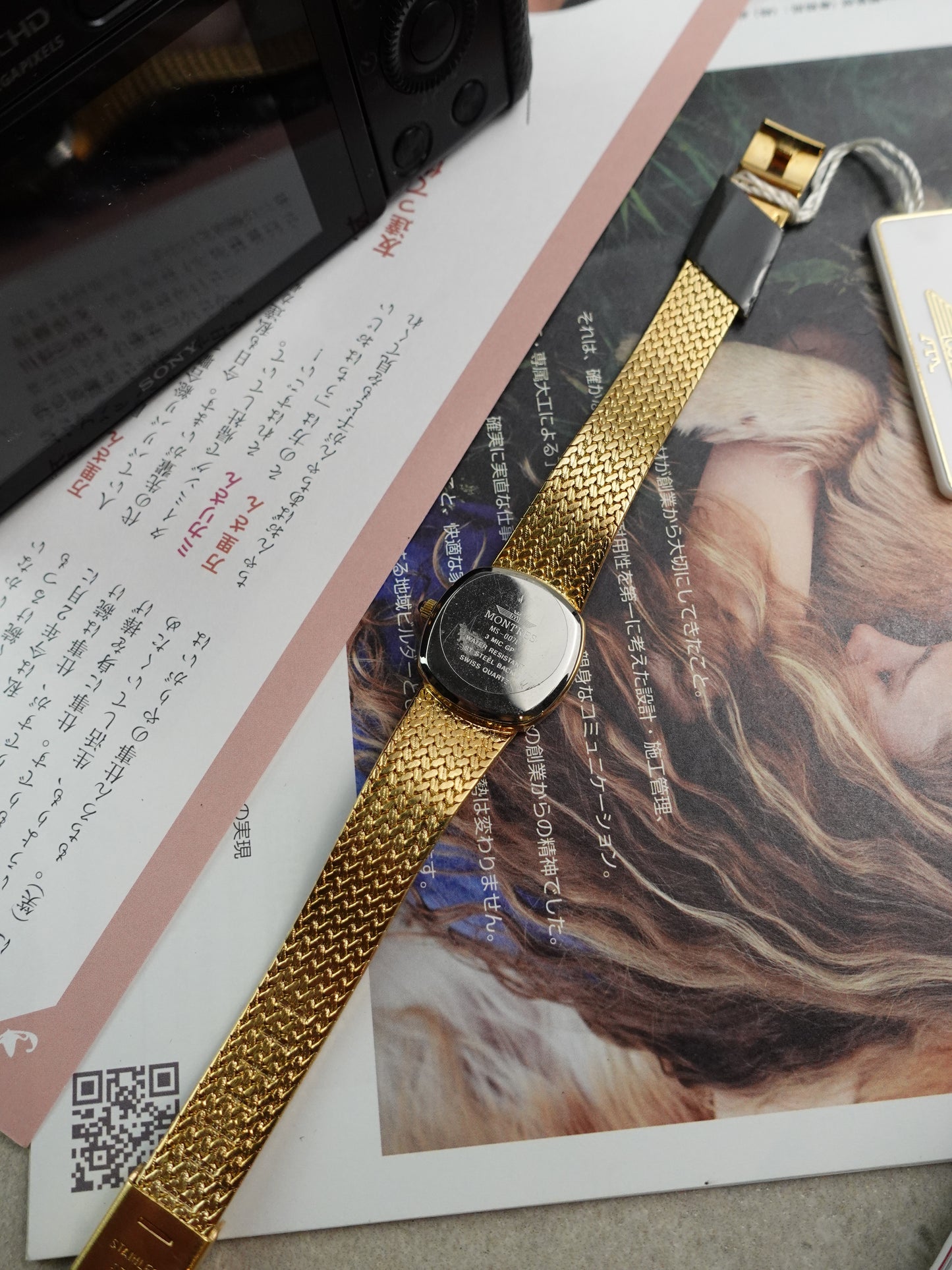 Ladies Montres Collection Opal Dial swiss made Gold