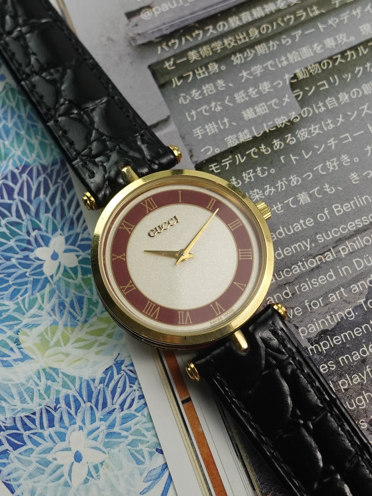 Large Size Gucci Classic T-lugs ladies Red sector dial with roman numeral