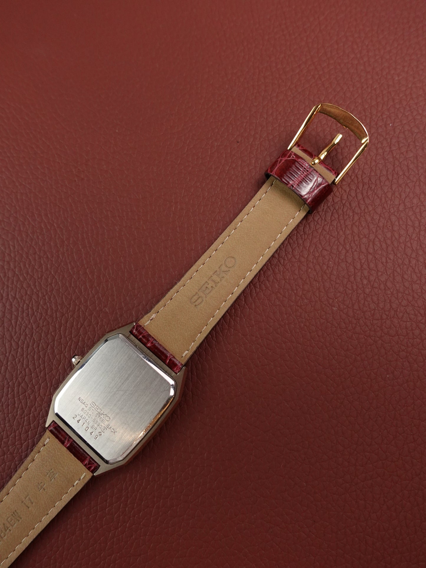 Seiko Dolce Step Bezel 6030-5390 Scratch Resistant case