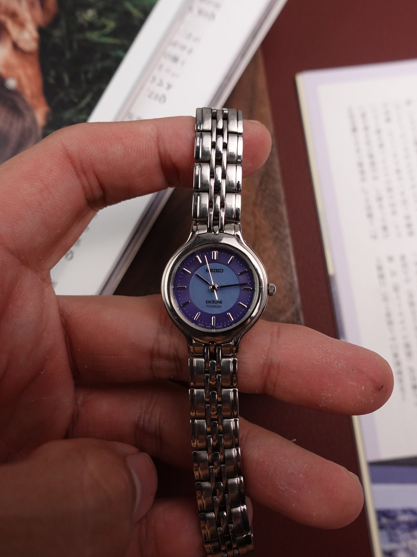 Ladies Seiko Excelling Titanium Blue hue Mother of Pearl (1222-505) Full set