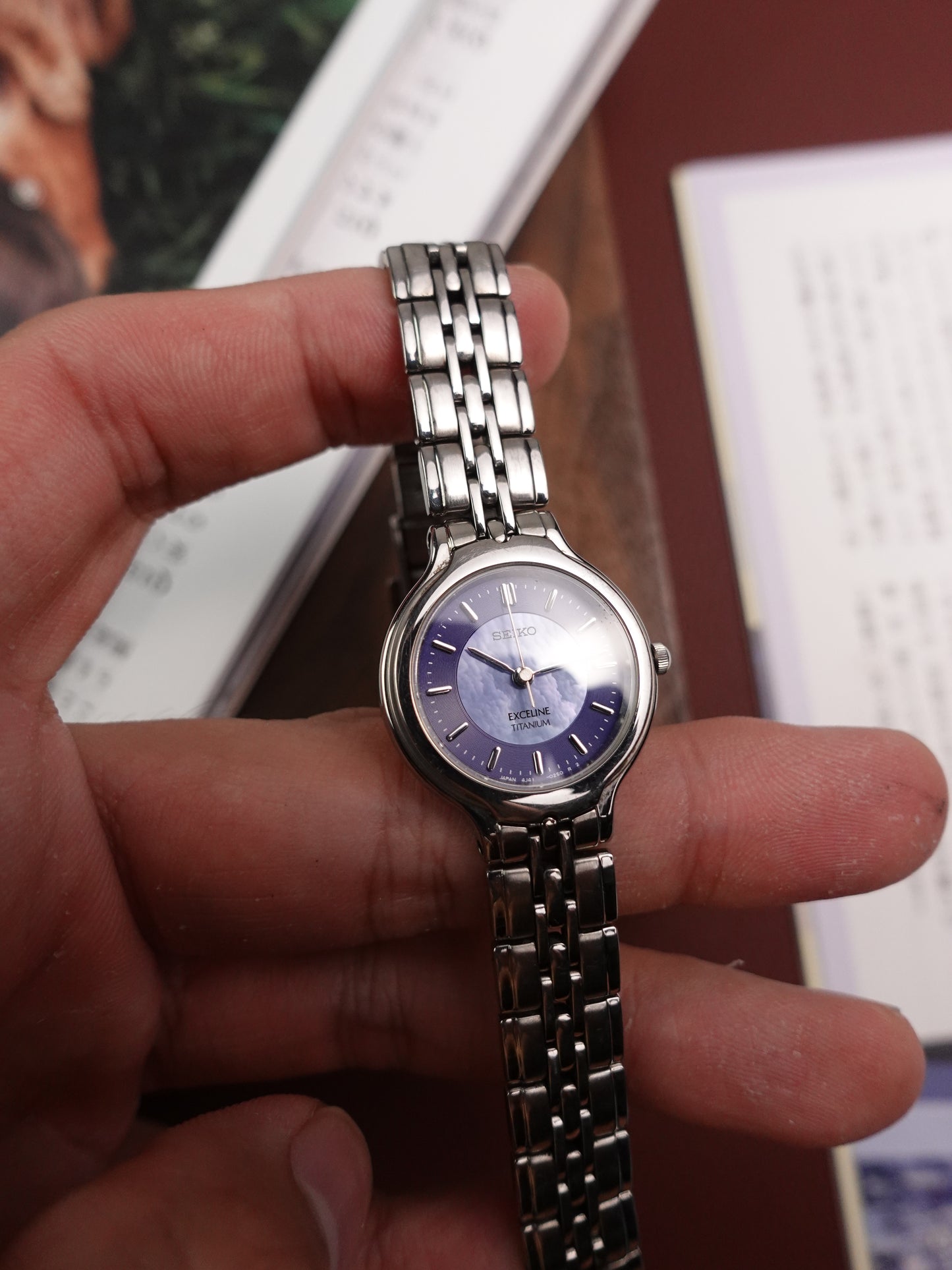 Ladies Seiko Excelling Titanium Blue hue Mother of Pearl (1222-505) Full set