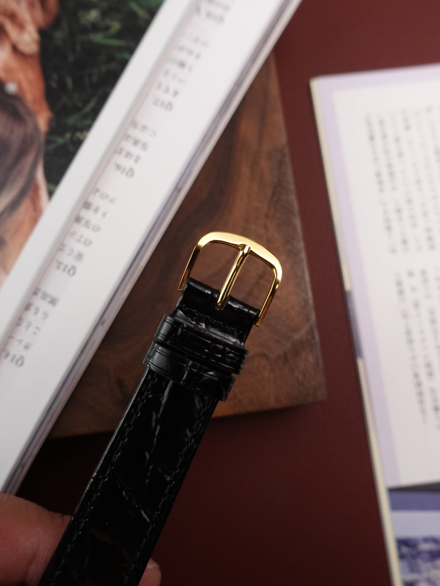 Longings Ultra-slim Cushion case Quartz in Full Set (papers, box)