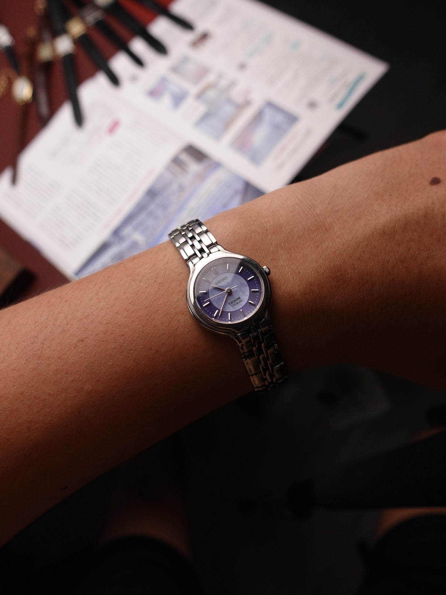 Ladies Seiko Excelling Titanium Blue hue Mother of Pearl (1222-505) Full set