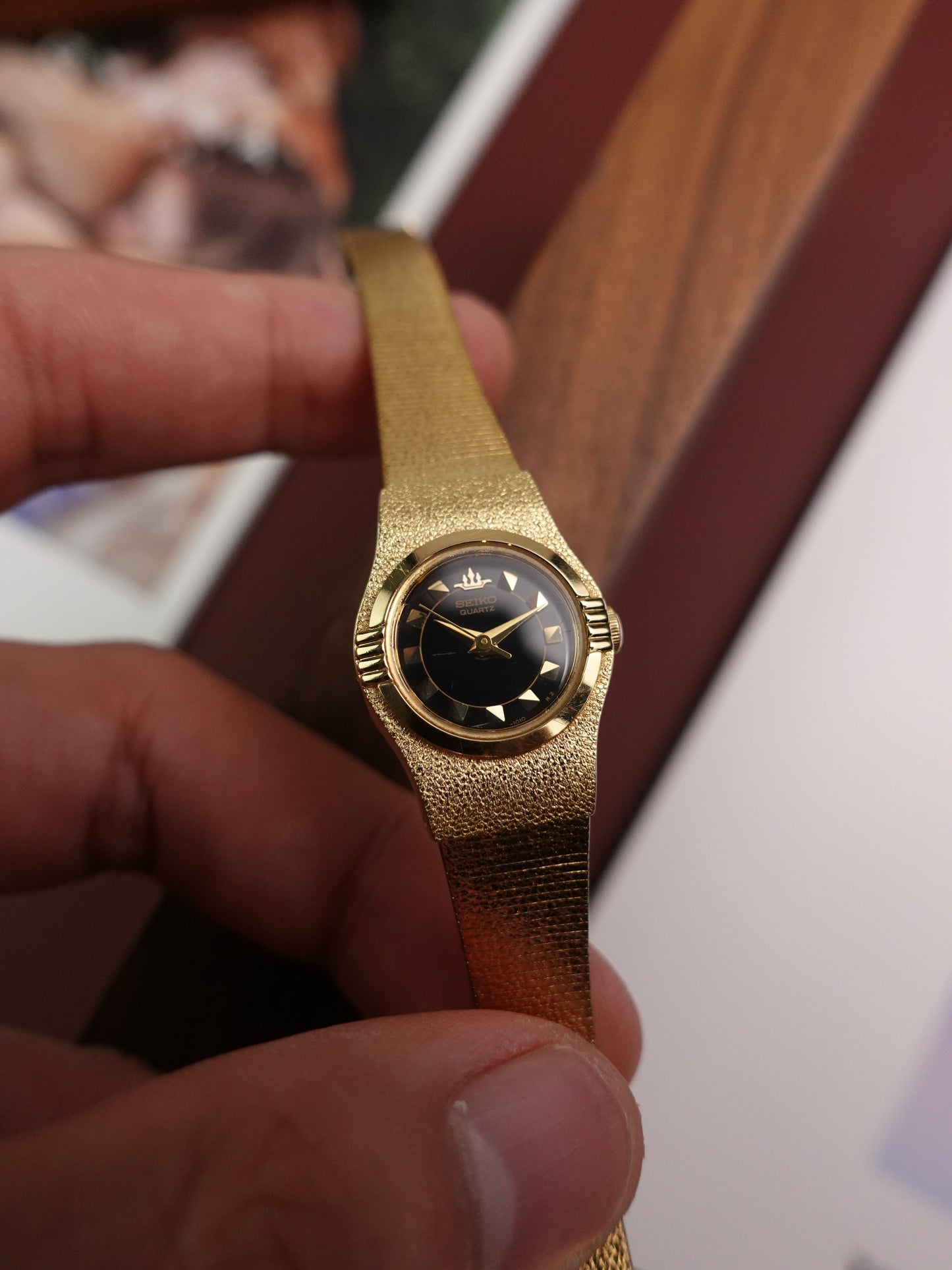 Ladies Seiko Galaxy with hammered case & bracelet