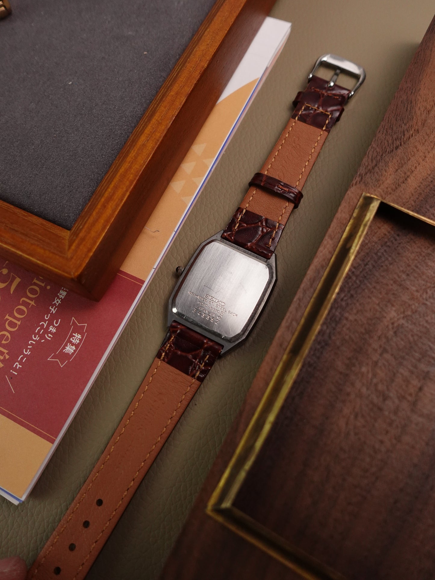 Dolce Step Bezel 6030-5390 Scratch Resistant case