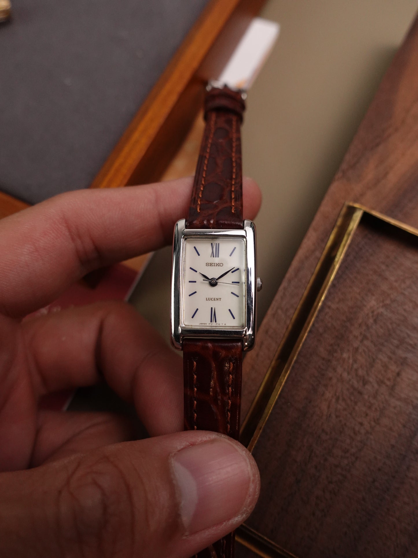 Seiko Lucent Tank 1F21-5B90