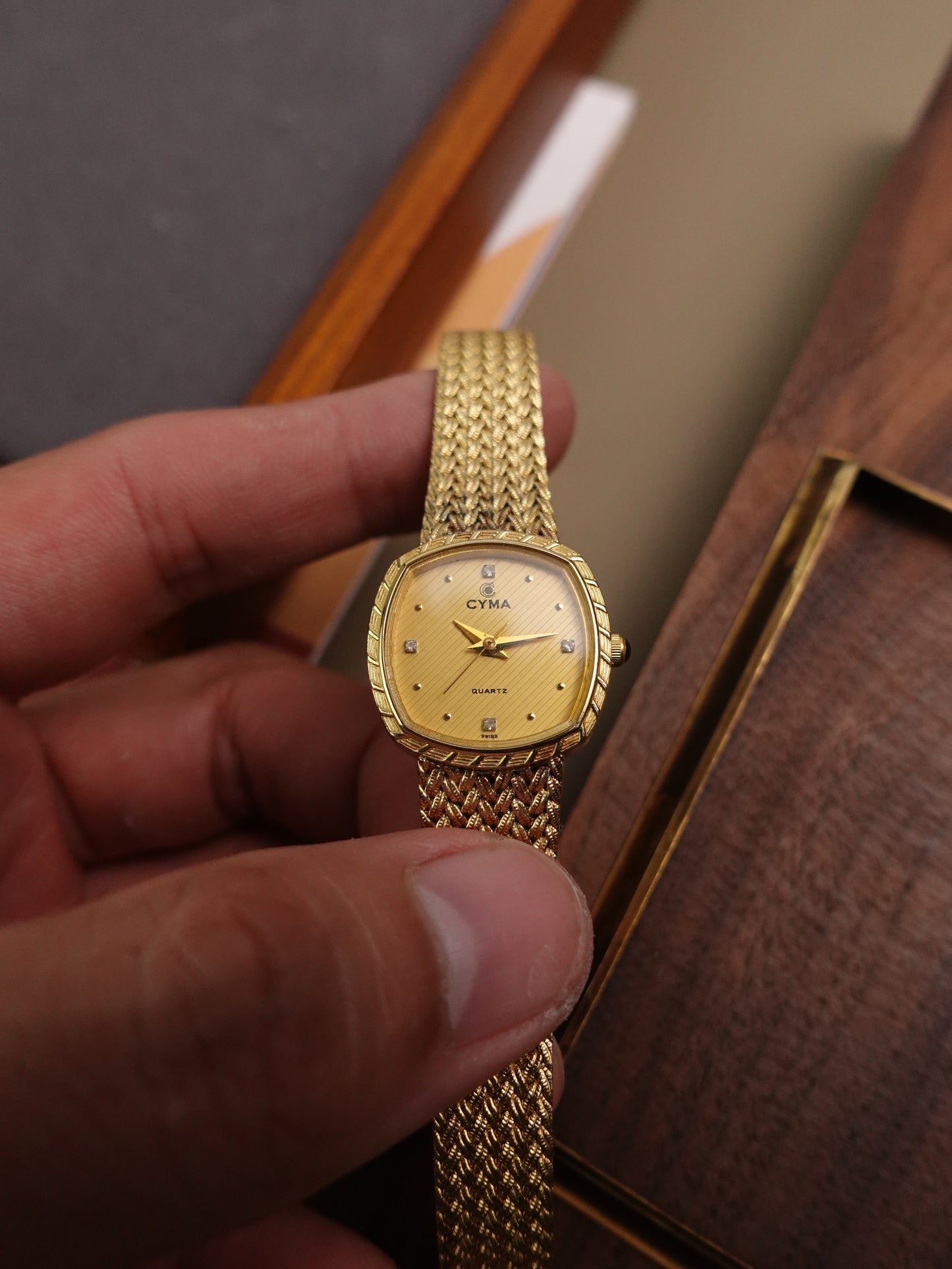Ladies' 80s Cyma integrated Bracelet in Gold