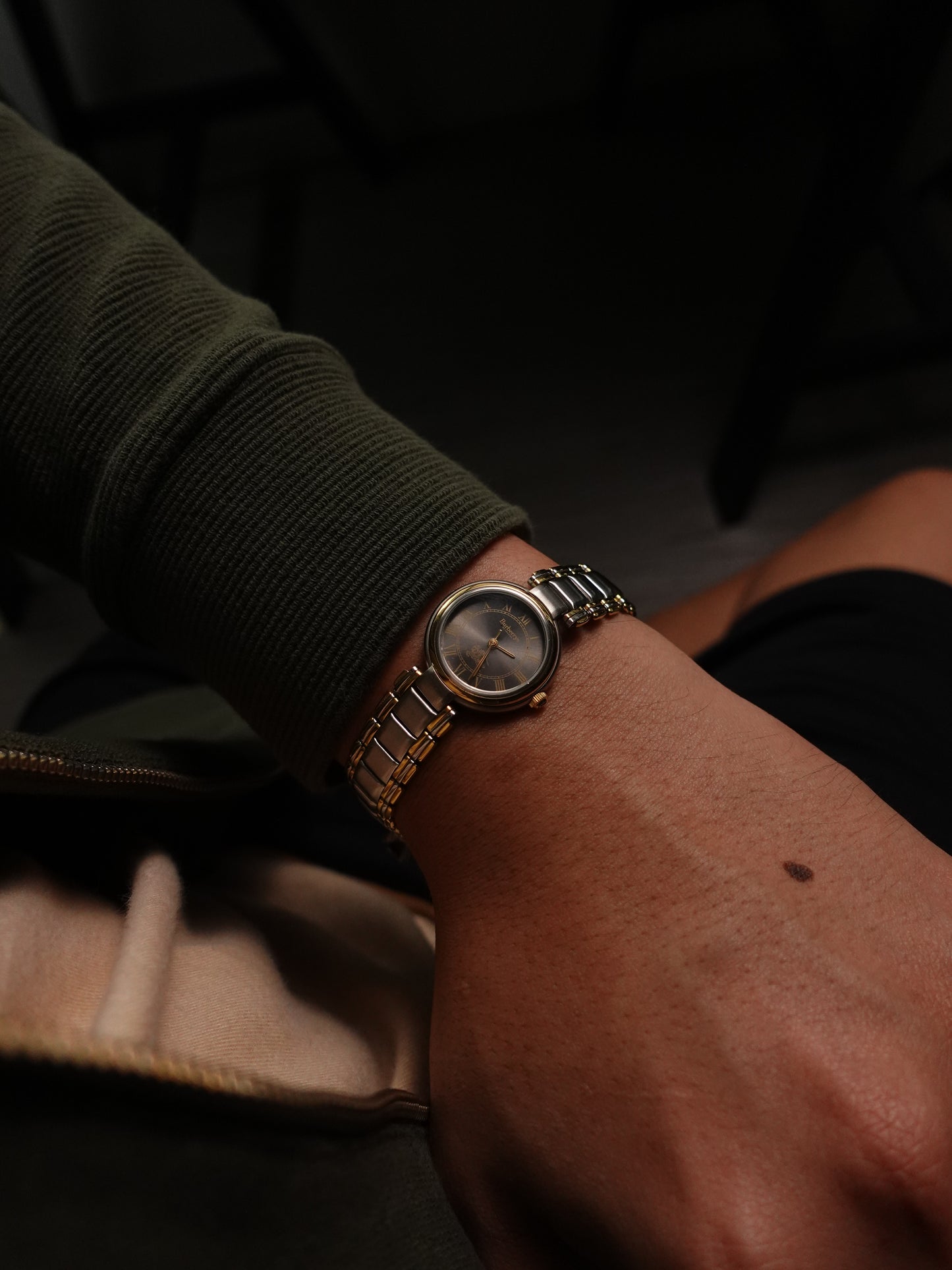 Ladies Burberry sunburst grey dial Full-set Box + Papers + links