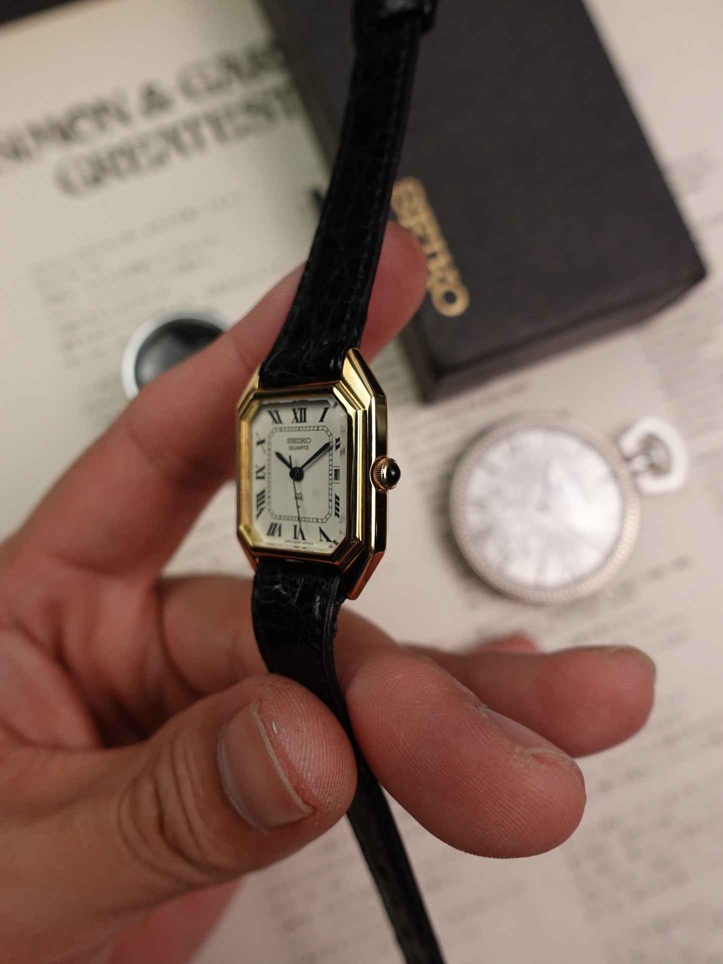 Seiko Quartz SQ 'Ceinture' 2625-5110 Circa. 1981 NOS stock