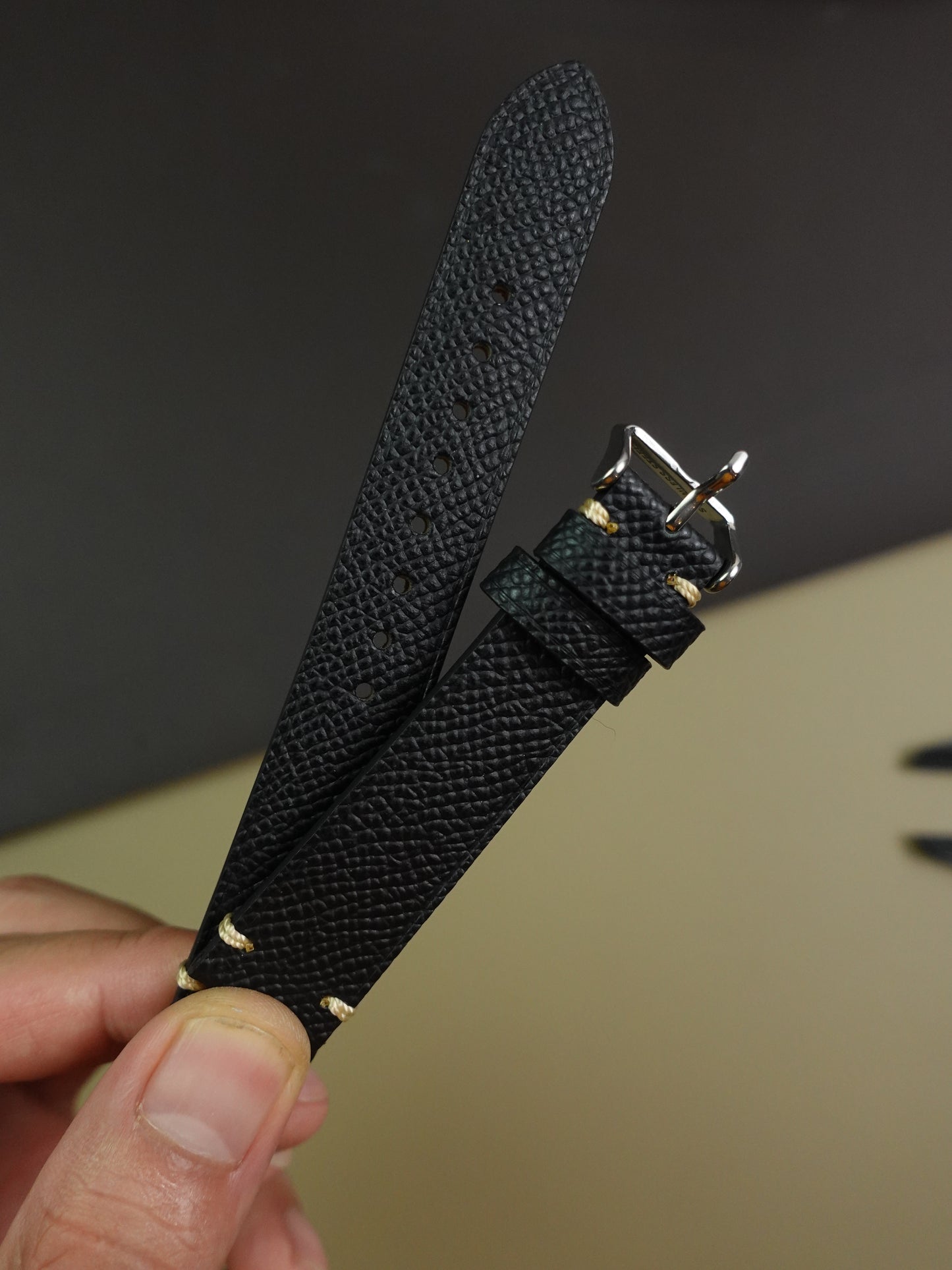 Dress Epsom in Black with Corner stitching