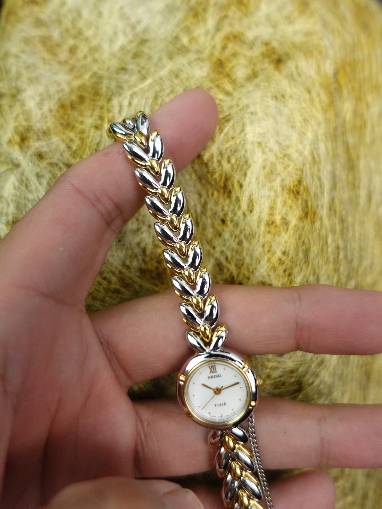 Ladies' Seiko Tisse 4N21-1400 circa. 1993