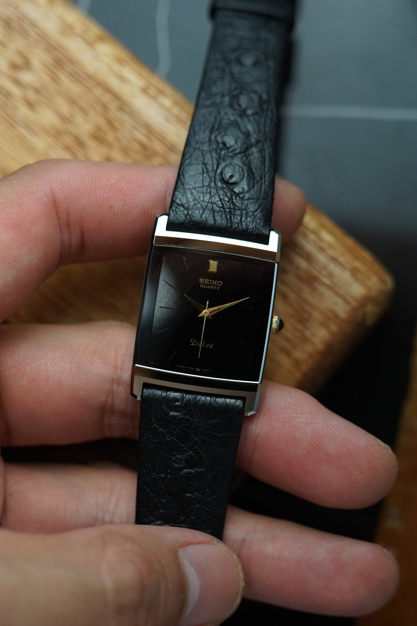 Seiko Dolce Scratch resistent case with rare black dial variation