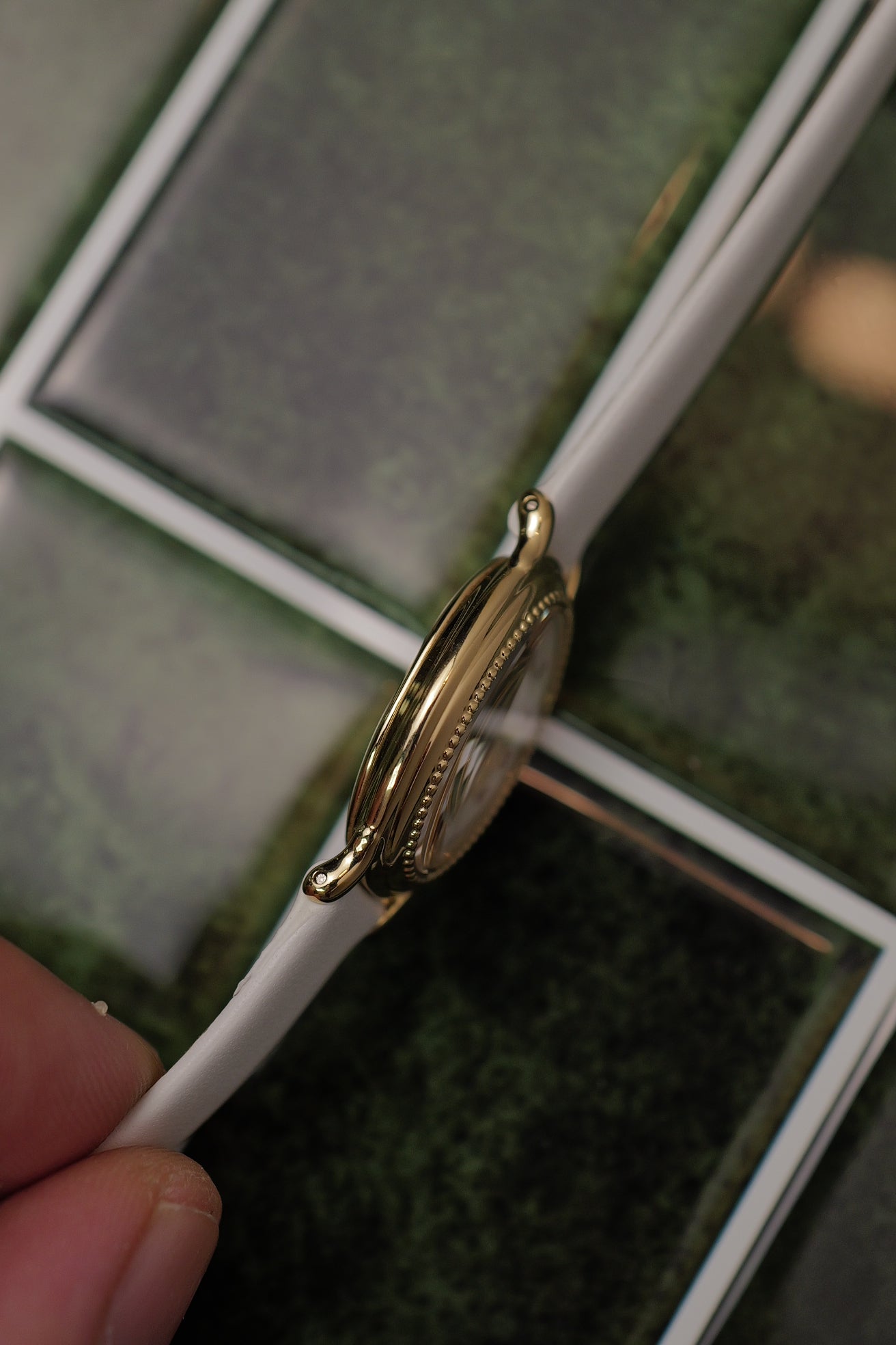 Seiko Exceline Mother of Pearl 1F20-2500 with beaded Bezel Special Dial engraving