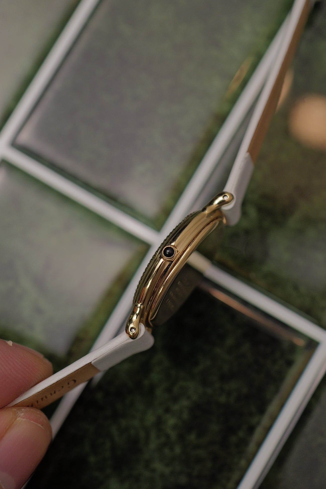 Seiko Exceline Mother of Pearl 1F20-2500 with beaded Bezel Special Dial engraving