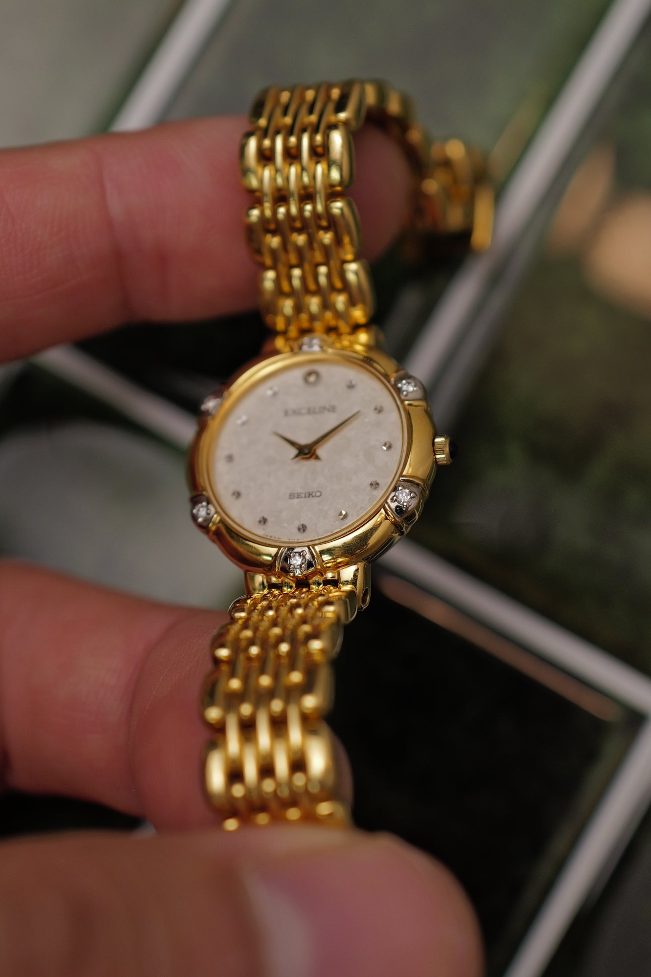 Seiko Exceline with Floral bezel Diamonds  4N40-0370 Circa.1990