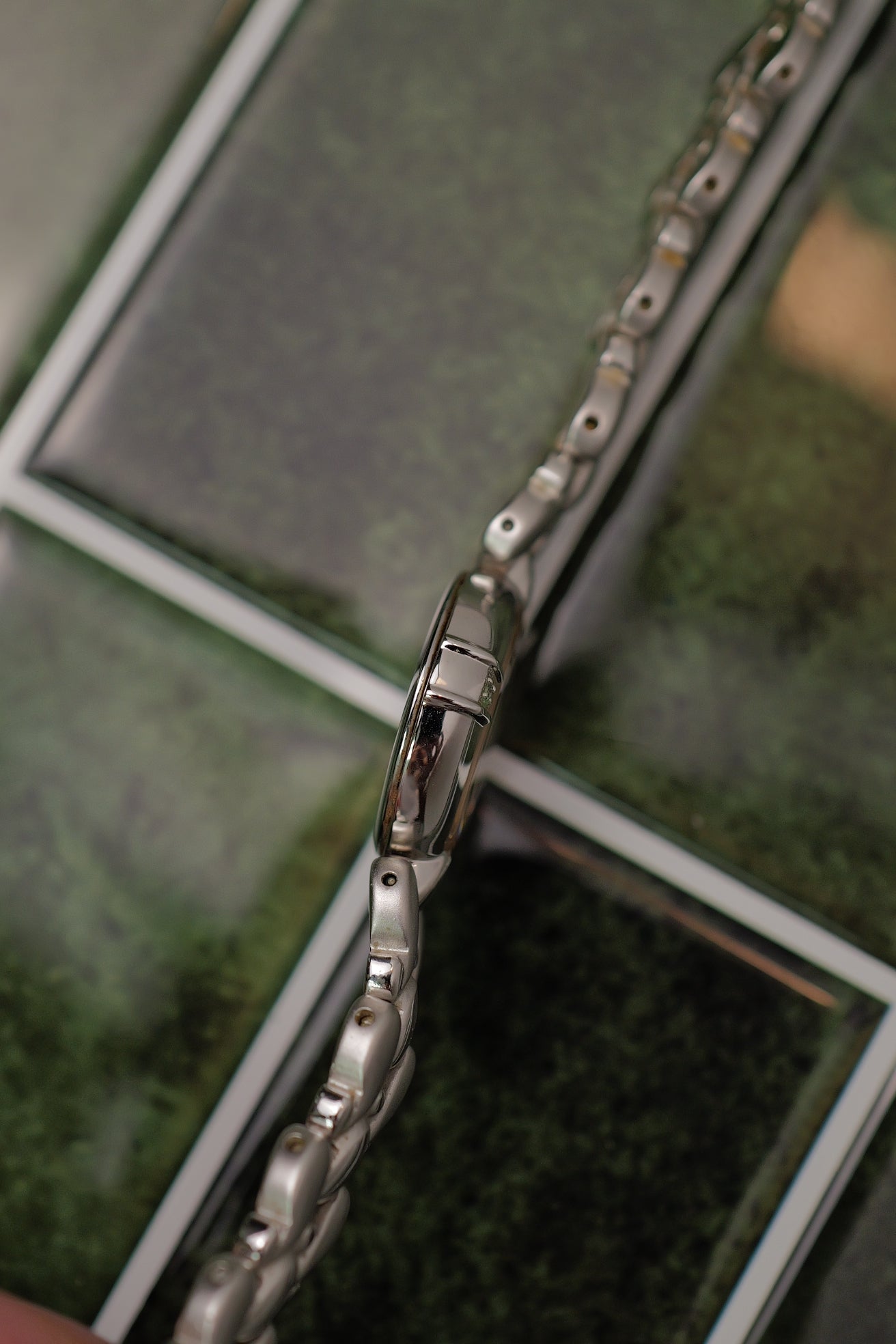 Seiko Exceline Mother of Pearl dial Tear-drop Bracelet 1F20-2J50