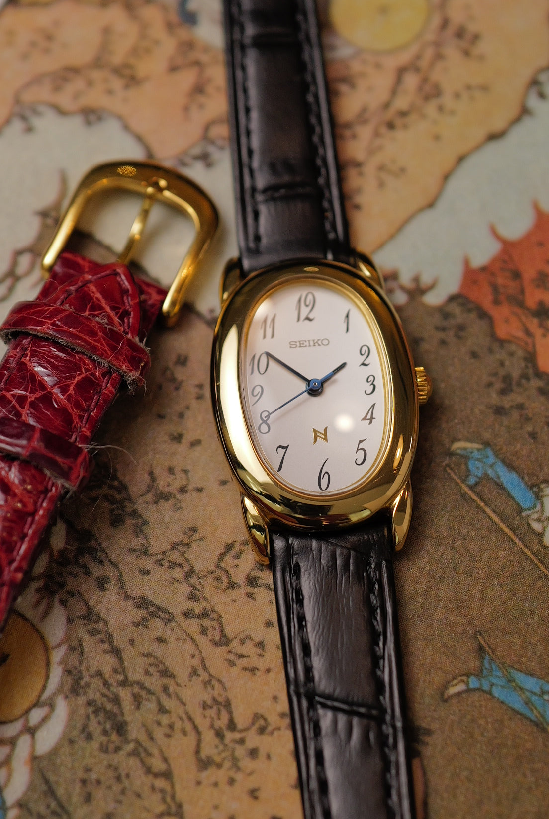 Seiko Ladies "Baignoire" Gold Circa. 1995 with original buckle included