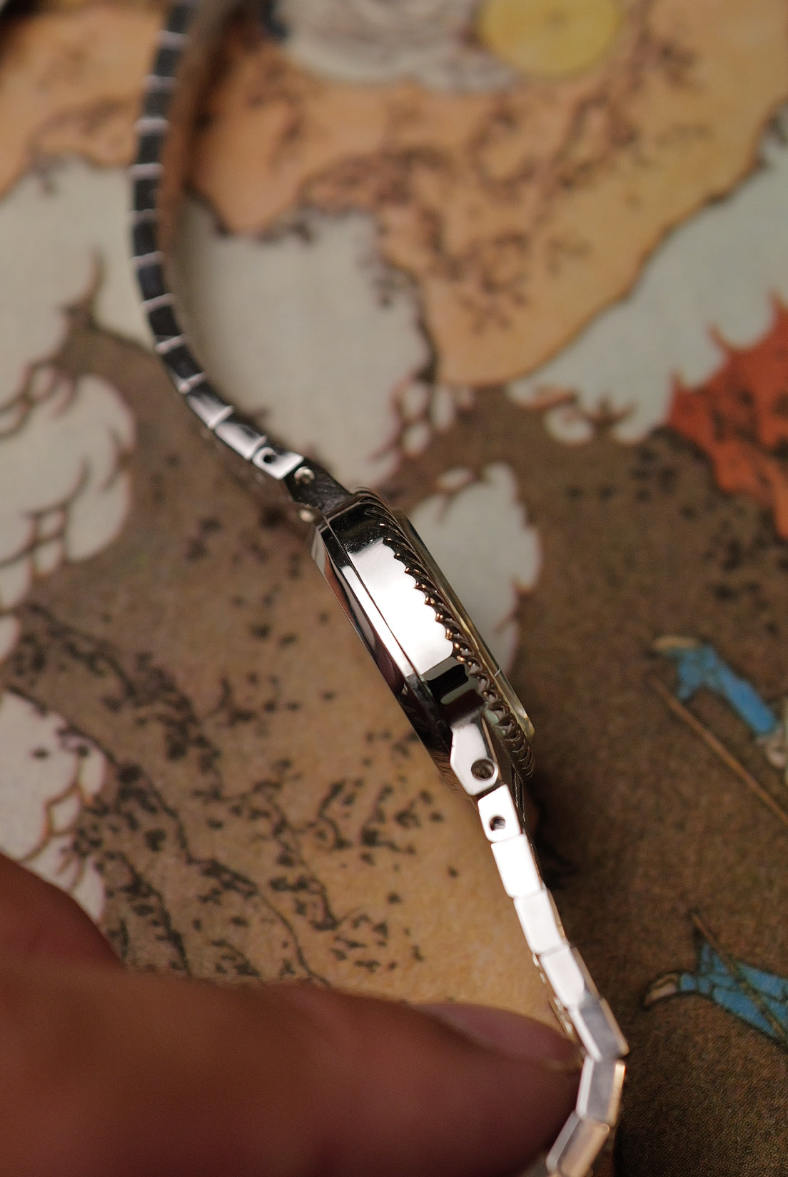 Seiko Alba Oval with ribbon bezel Quartz Circa. 1991